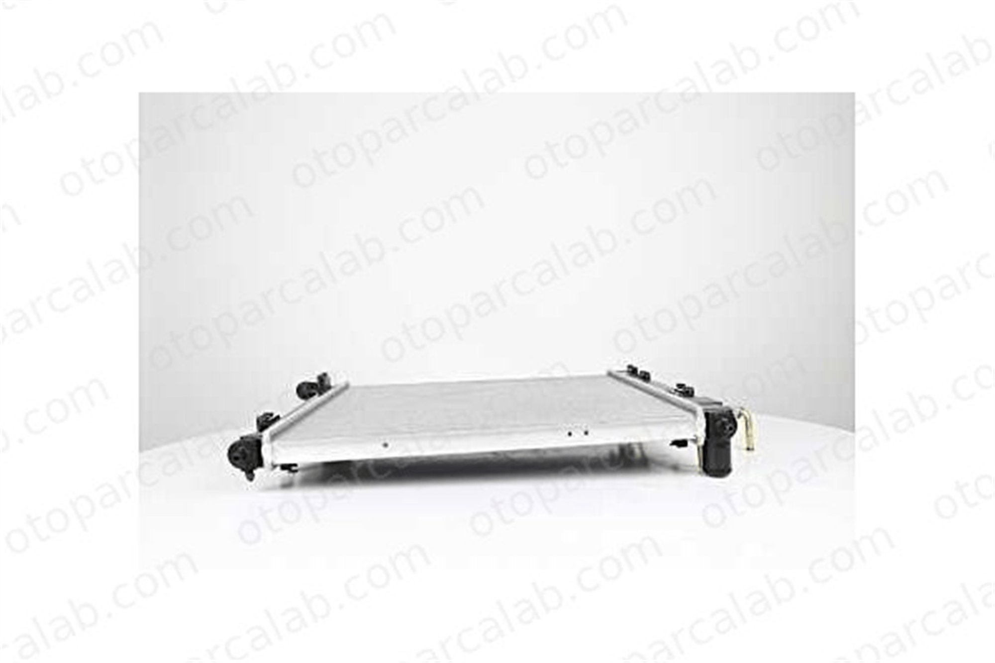 BSG 40-520-043 Su Radyatörü HYUNDAI SANTA FÉ III SANTA FÉ II 1300092 253102B970