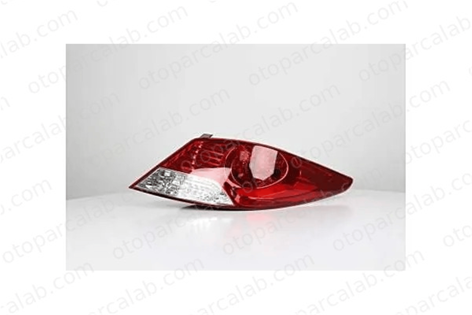 BSG 40-805-013 Stop Lambası Sağ HYUNDAI ACCENT IV Sedan 924021R030 924021R020