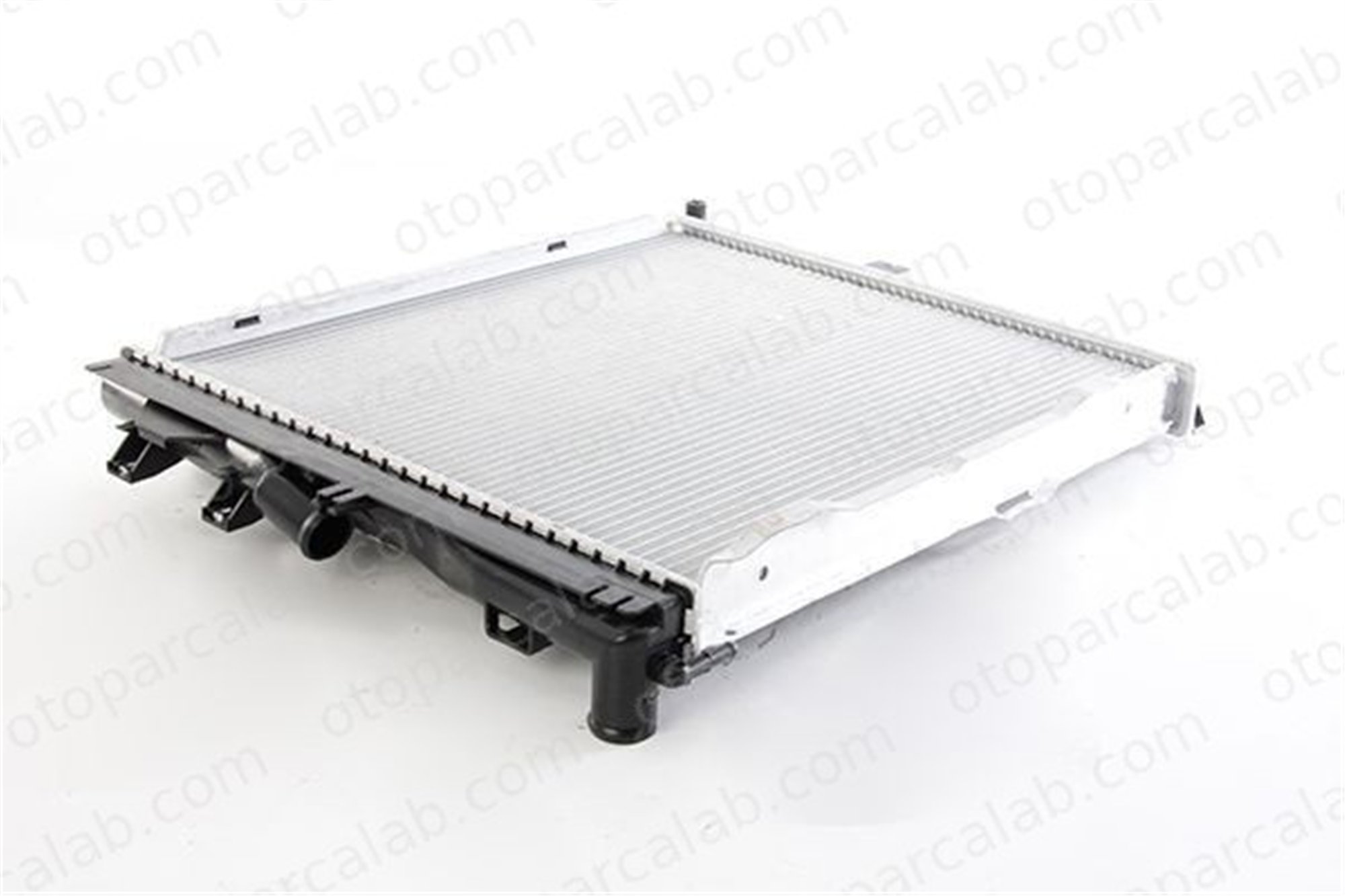 BSG 60-520-058 Su Radyatörü MERCEDES-BENZ 124 Sedan 124 T-Model 7G918005BD31338765 1245002703