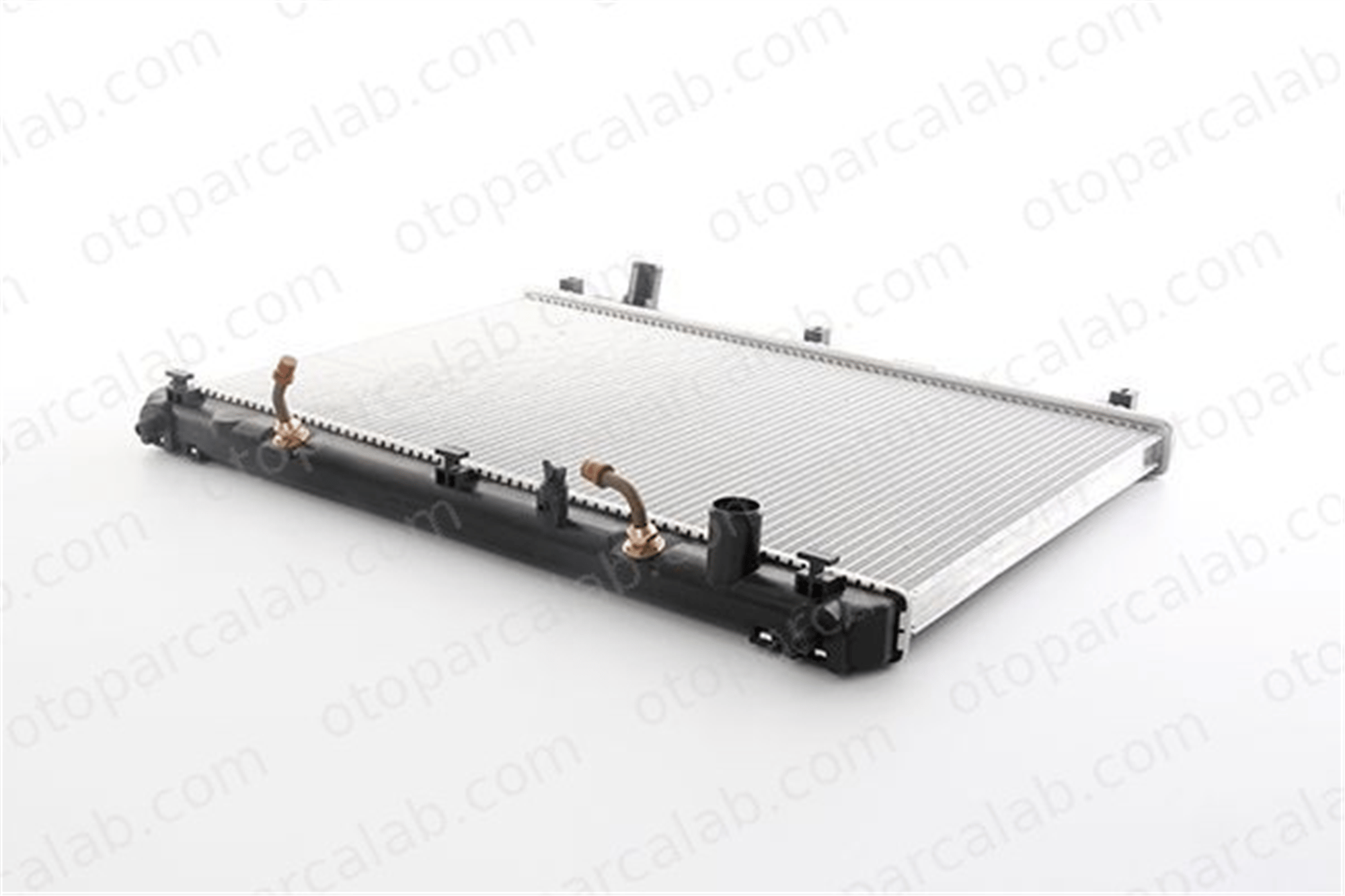 BSG 83-520-008 Su Radyatörü SUZUKI GRAND VITARA II 133063 1330A0