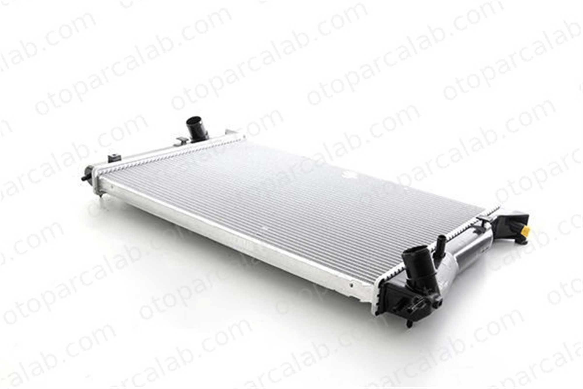 BSG 85-520-004 Su Radyatörü TOYOTA AVENSIS AVENSIS Sedan 1330Q7 164000R011