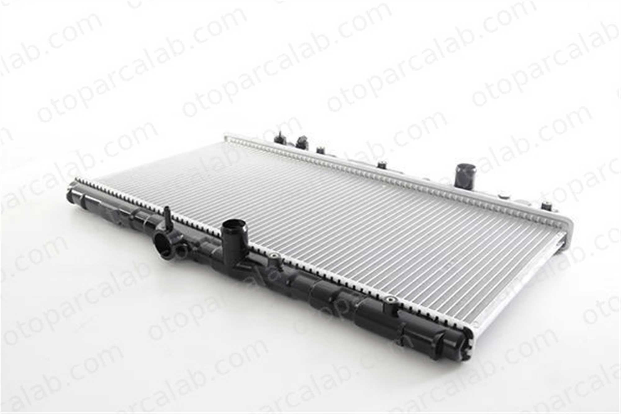 BSG 85-520-014 Su Radyatörü TOYOTA COROLLA Station Wagon COROLLA A2105000903 1640011191