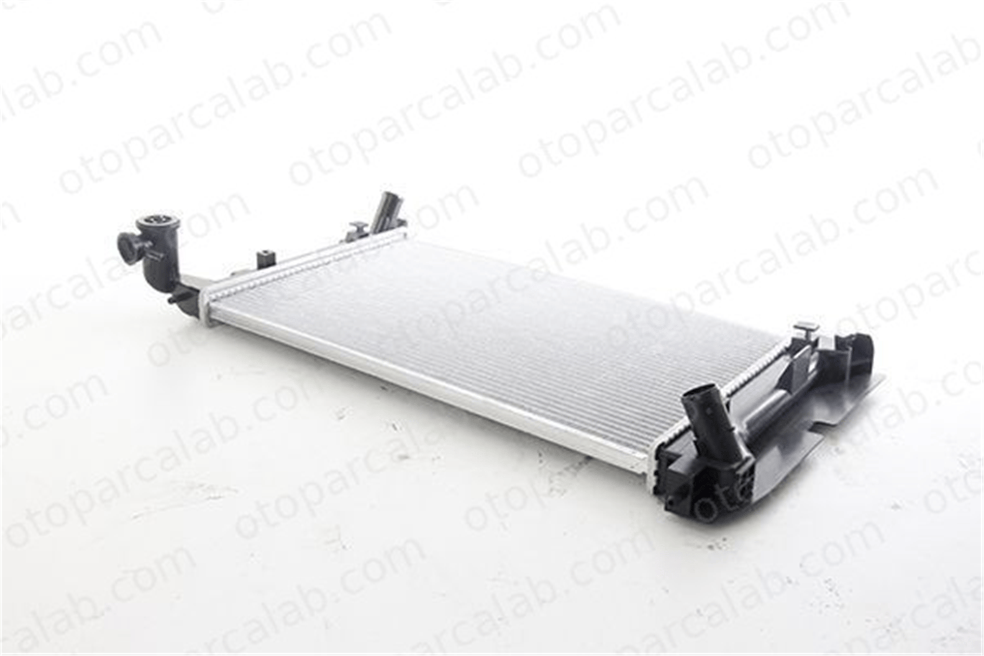 BSG 85-520-016 Su Radyatörü TOYOTA COROLLA COROLLA Sedan 94AT8005BA 1640021130