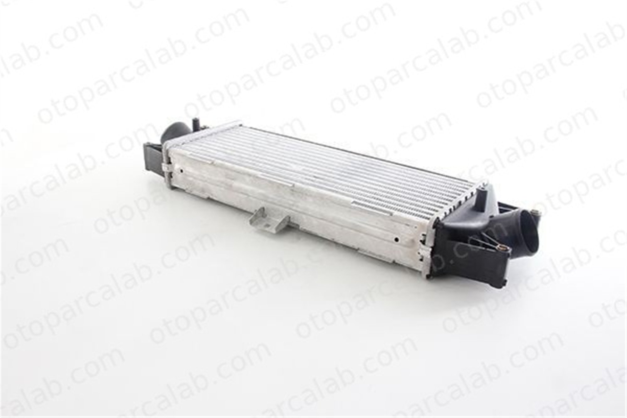 DENSO DIT12001 Turbo Radyatörü IVECO DAILY IV Platform şasi DAILY IV Panelvan/Van 504084140 504022617