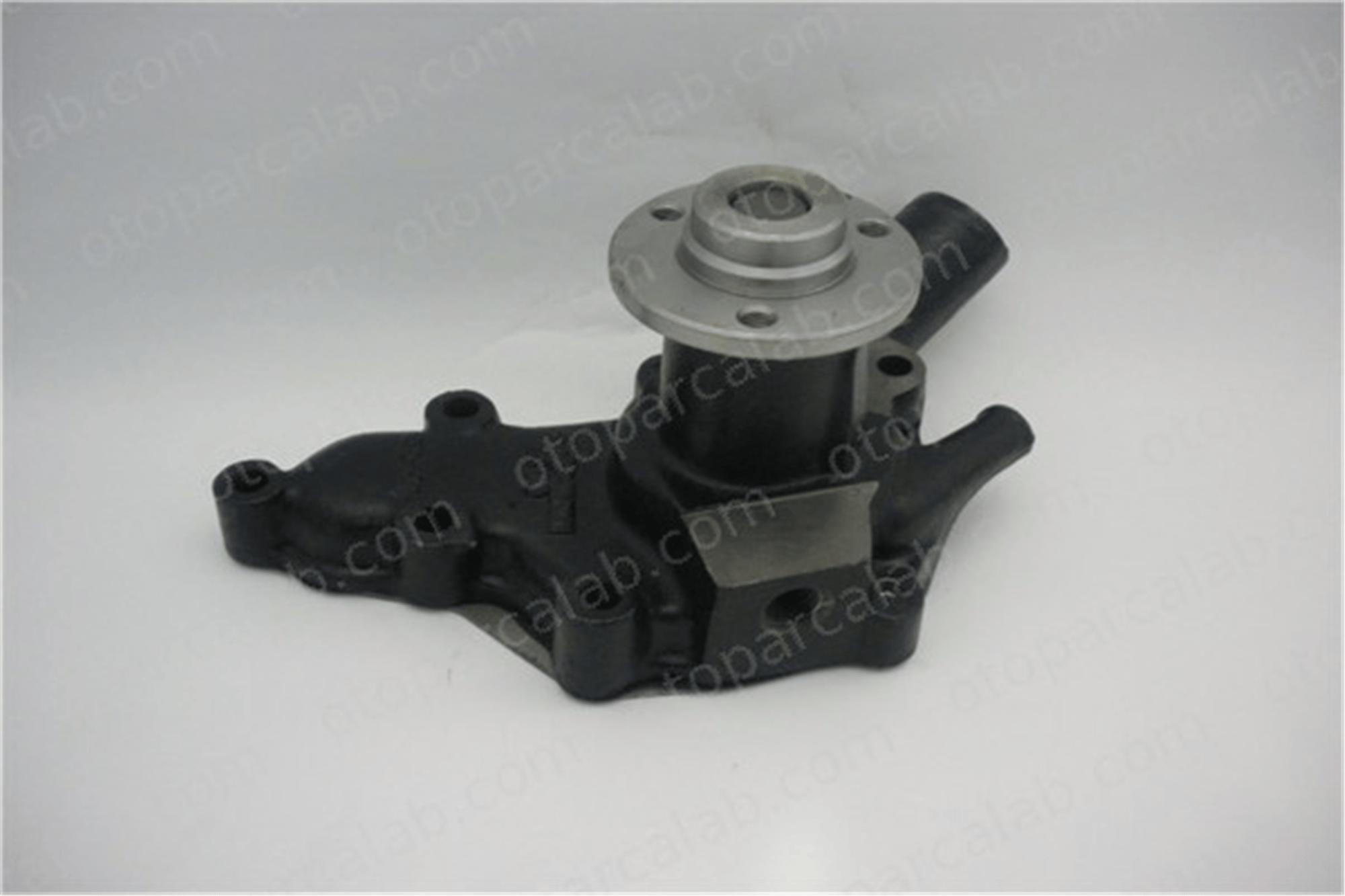 GMB GWIS-46A Devirdaim Su Pompası ISUZU D-MAX I 897942209 897942972