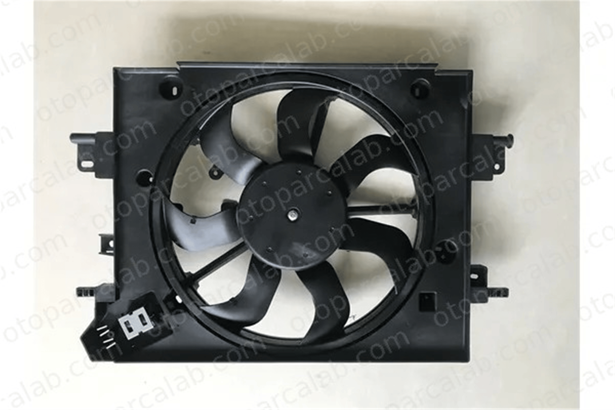 MGA 83228 Radyatör Fan ve Motoru DACIA DUSTER DUSTER Kasa/SUV 214814130R 214811626R