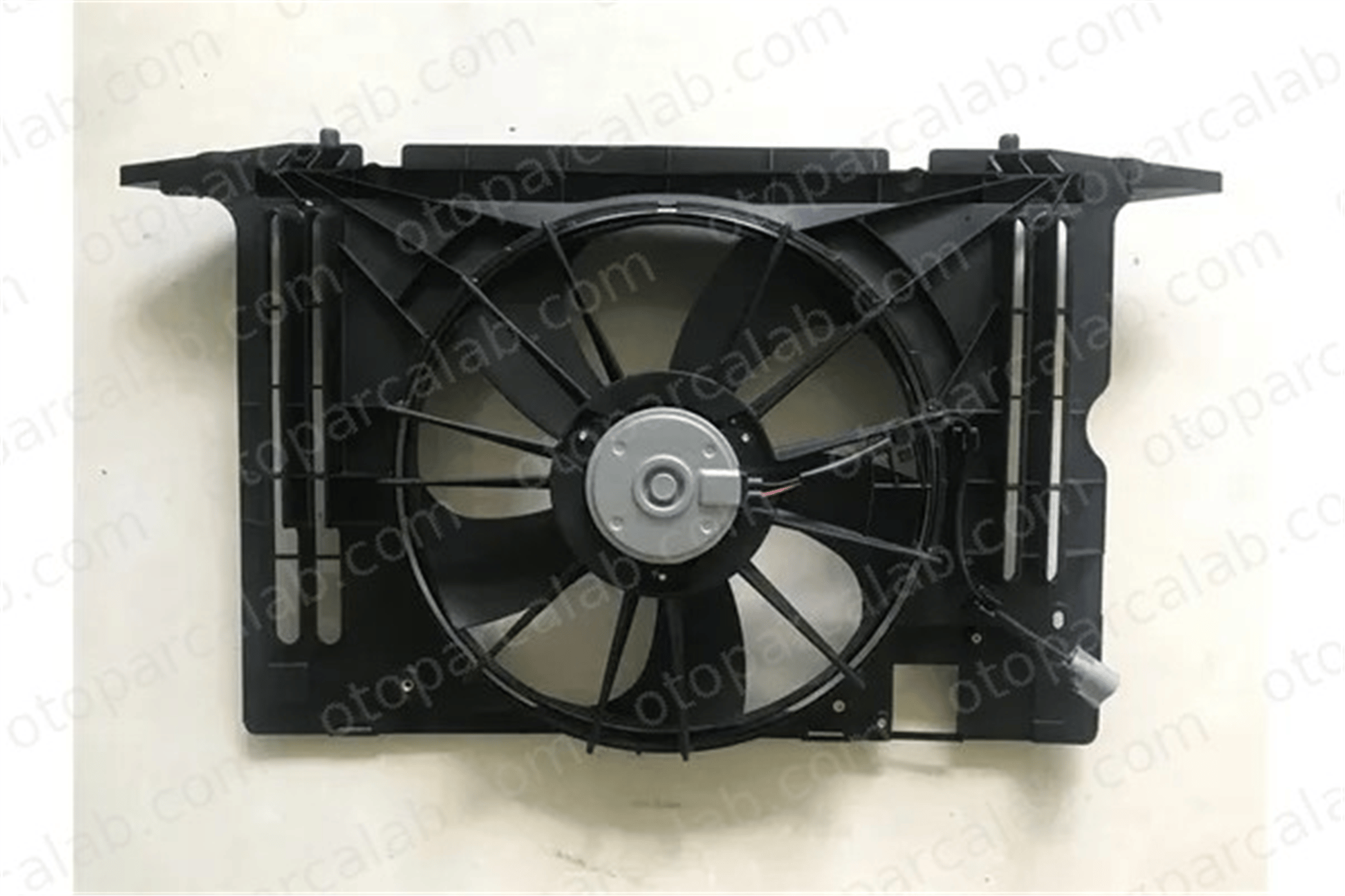 MGA 83241 Radyatör Fan ve Motoru TOYOTA AURIS COROLLA Sedan 1671122150 1636122100