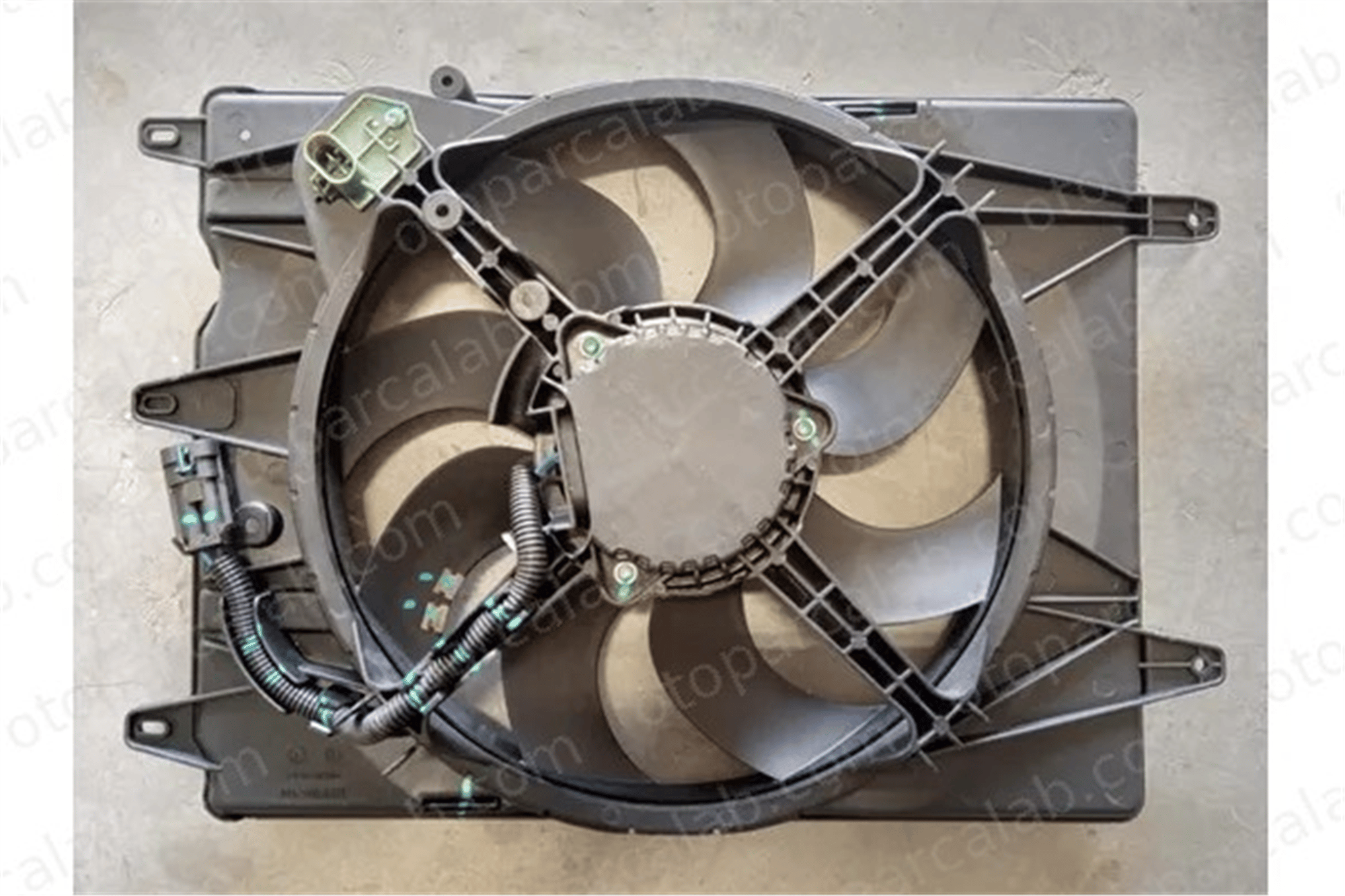 ORIS FFI040000 Radyatör Fan ve Motoru ORİS FFI040000 FIAT TIPO Hatchback TIPO Sedan 52052605 52015585