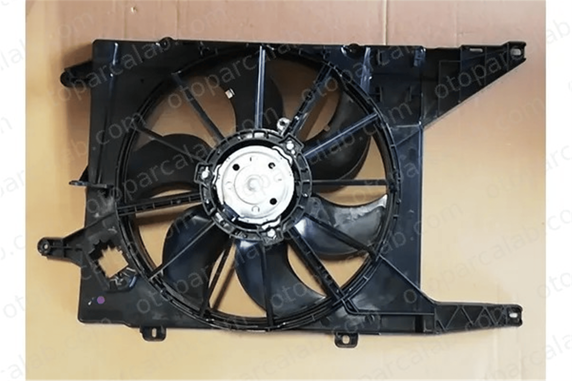 ORIS FRN020000 Radyatör Fan ve Motoru ORİS FRN020000 RENAULT CLIO II KANGOO 7701051497 7701044184