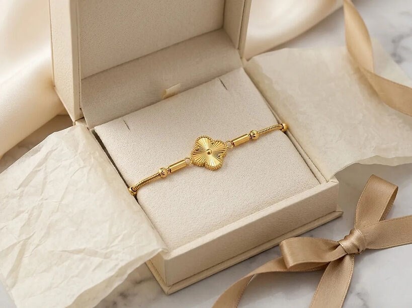 Çelik Gold Yonca Bileklik