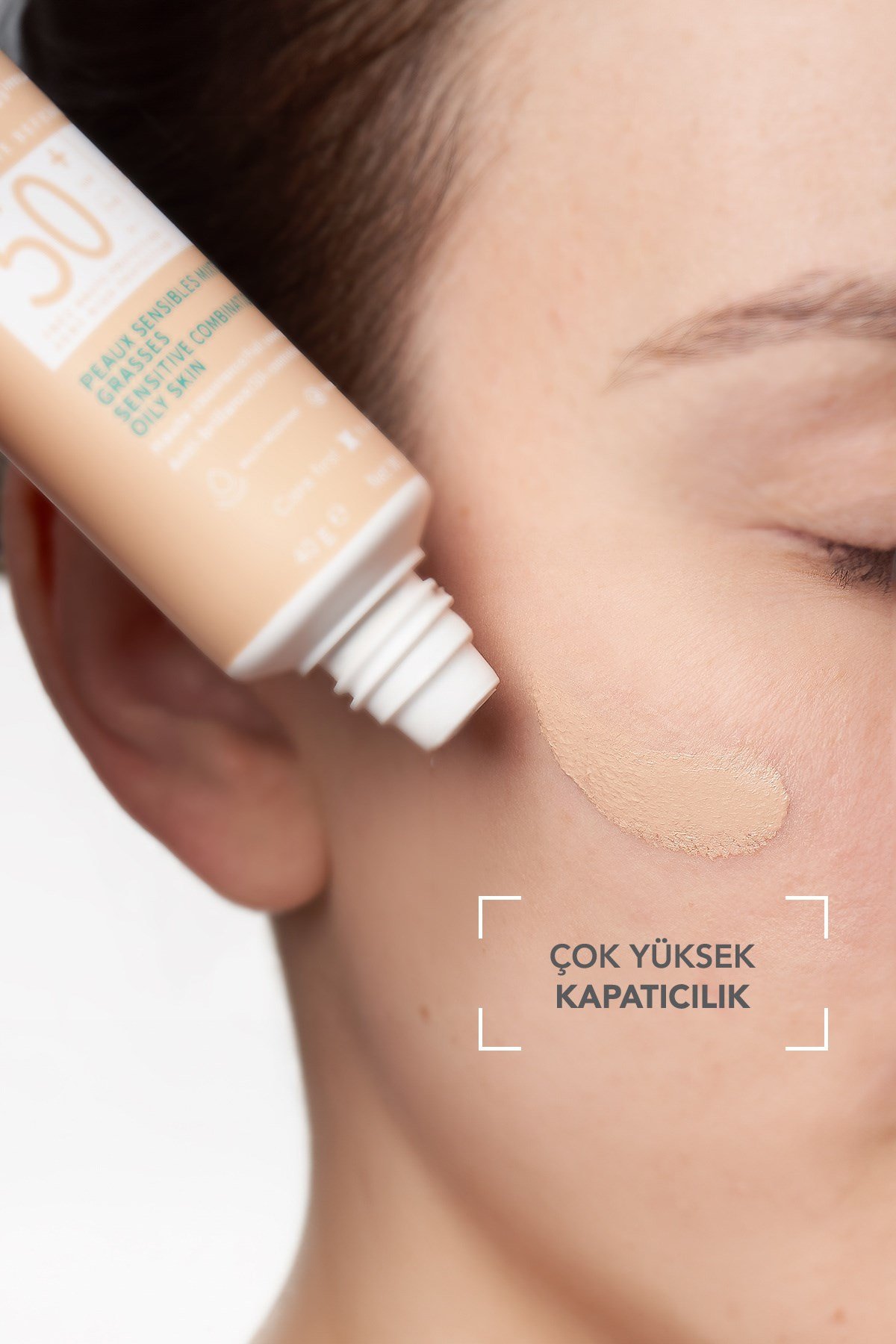 Photoderm Cover Touch SPF50+ Karma ve Yağlı Ciltler Kapatıcı Etkili Güneş Kremi Very Light 40 ML