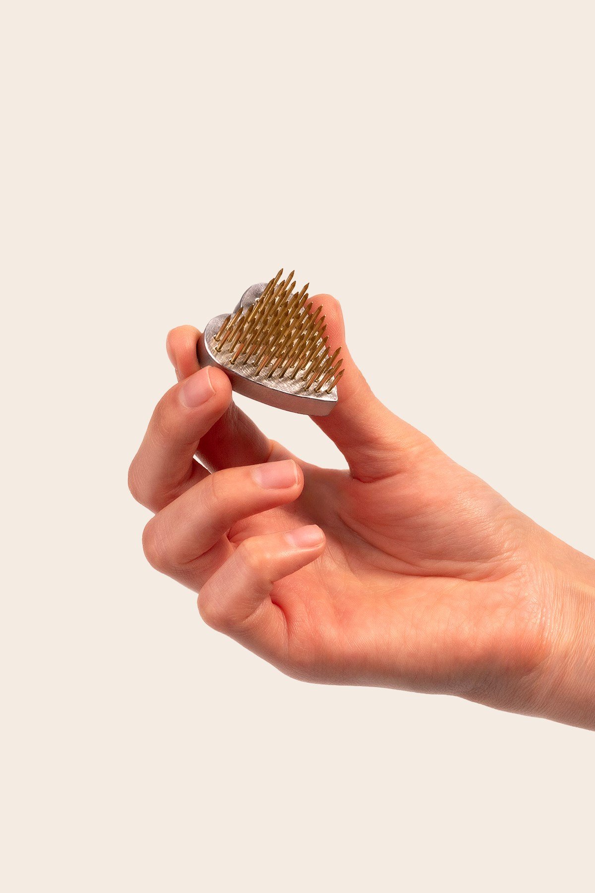 Anneler günü özel Kokoro İkebana Kiti - Toprak seri- Handmade seramik ayaklı kase, kalp form mini kenzan, budama makası )İkebana uygulama kartıyla, özel tasarım kutusunda.