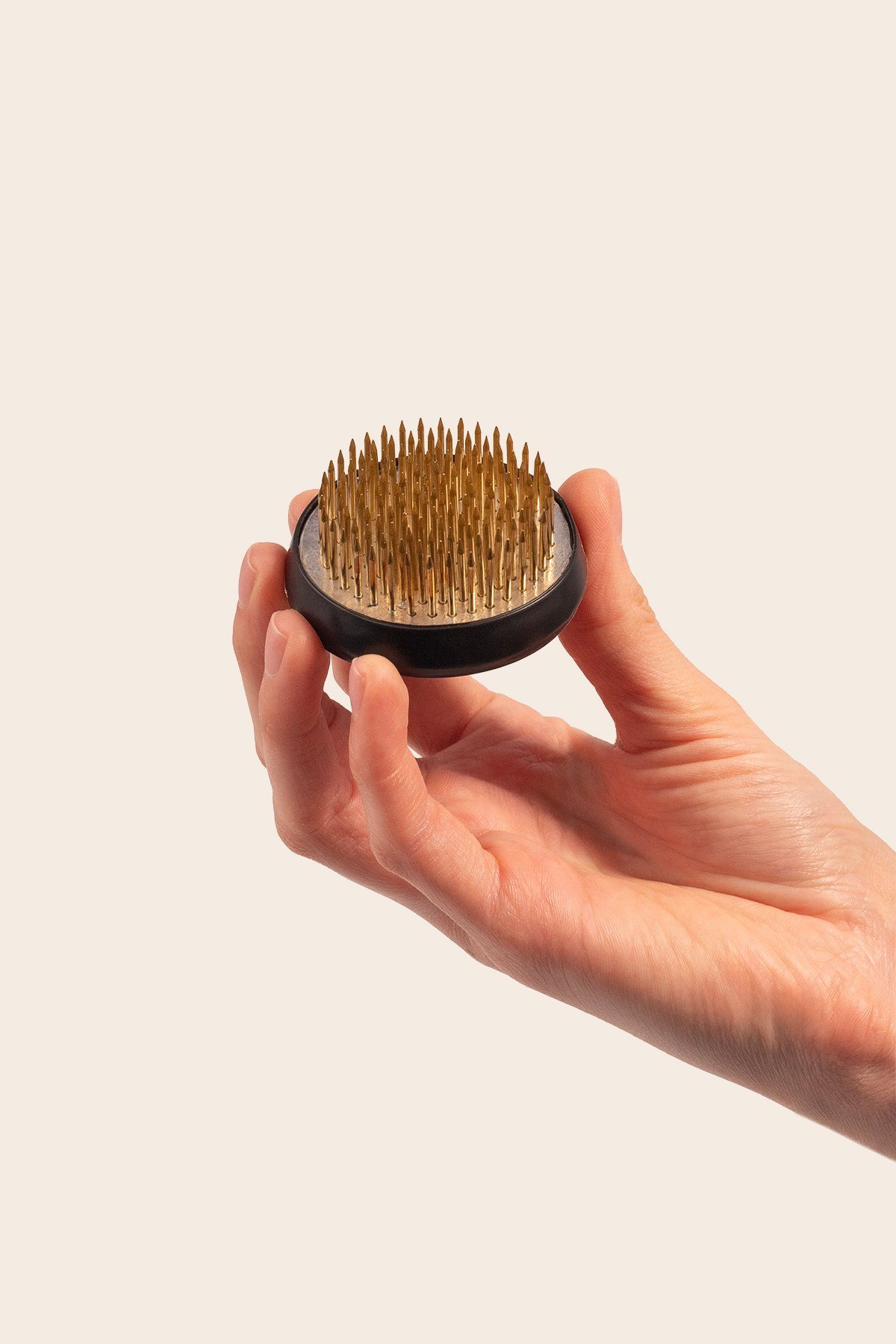 Kenzan Çiçek Tutucu-5cm (Kaymayı önleyen, dengeyi güçlendiren özel dış koruma)