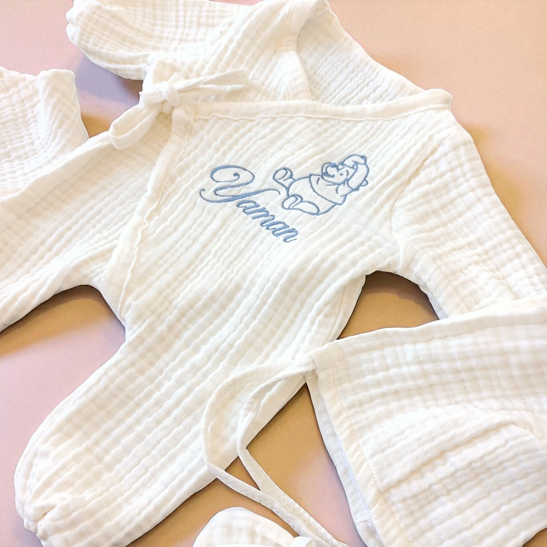 Ayıcık Nakışlı Kişiye Özel Erkek Bebek Hastane Çıkışı – 4’lü Müslin Set