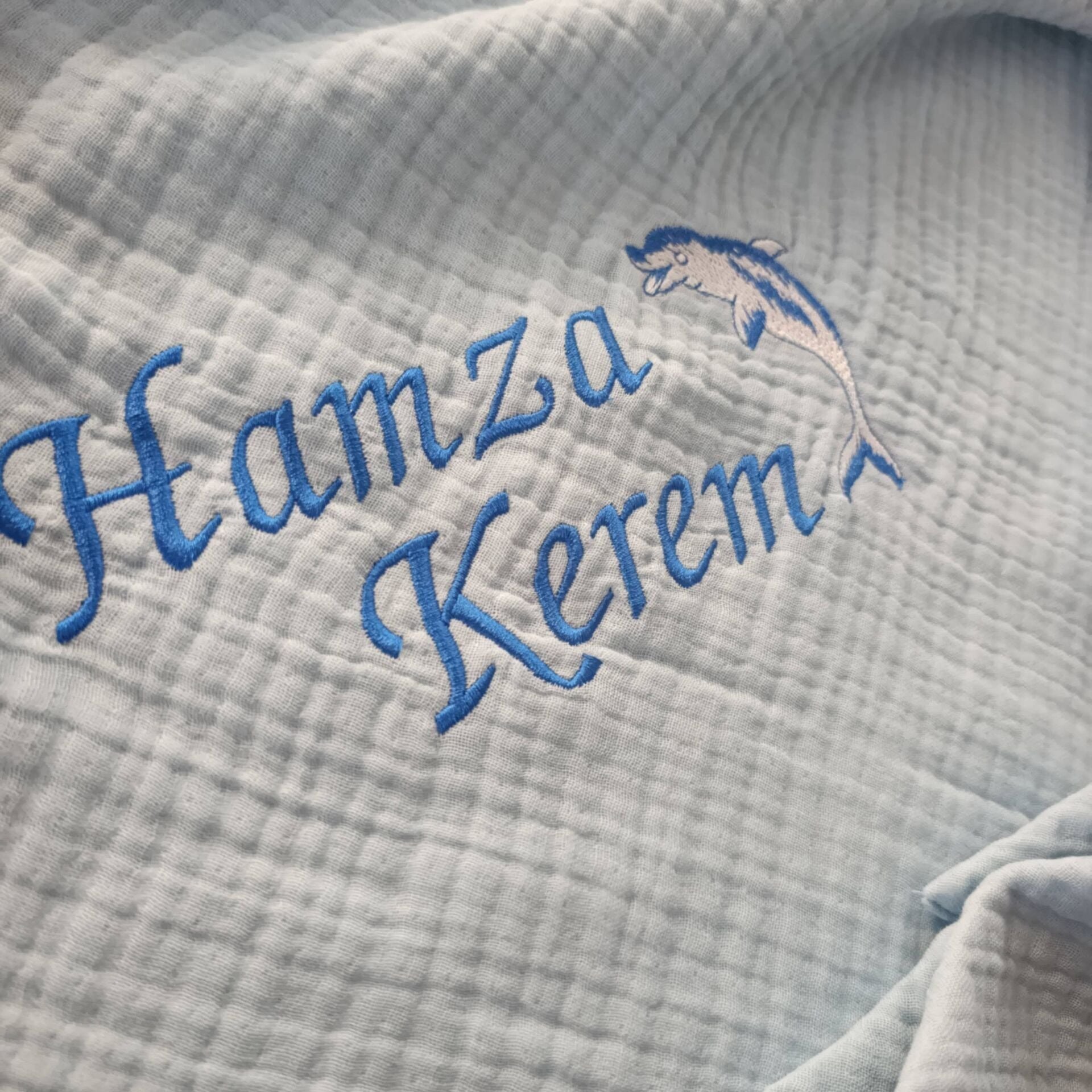 İsme Özel Yunus Nakışlı 6 Parça Mavi Müslin Hastane Çıkışı Seti | %100 Pamuk, Kişiye Özel Bebek Hediyesi