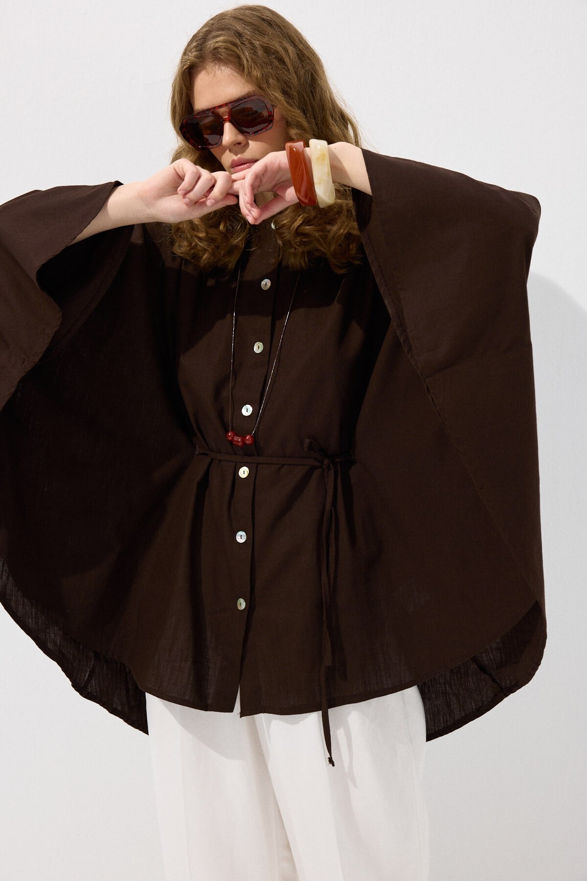 Acı Kahve Dökümlü Pelerin Model Oversize Gömlek