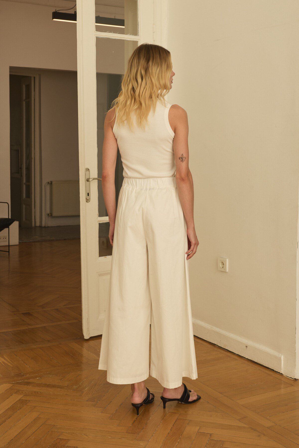 Ekru Ön Pileli Culotte Pantolon