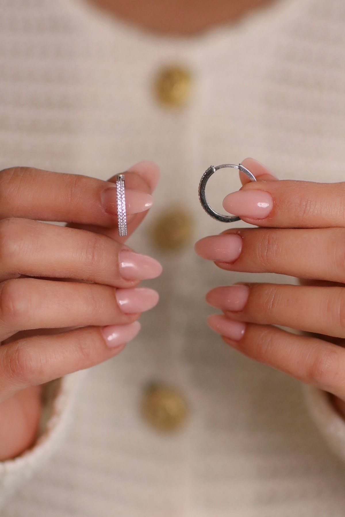 925 Ayar Gümüş 2 Sıra Taşlı Kadın Gümüş Küpe (22MM) (3MM)