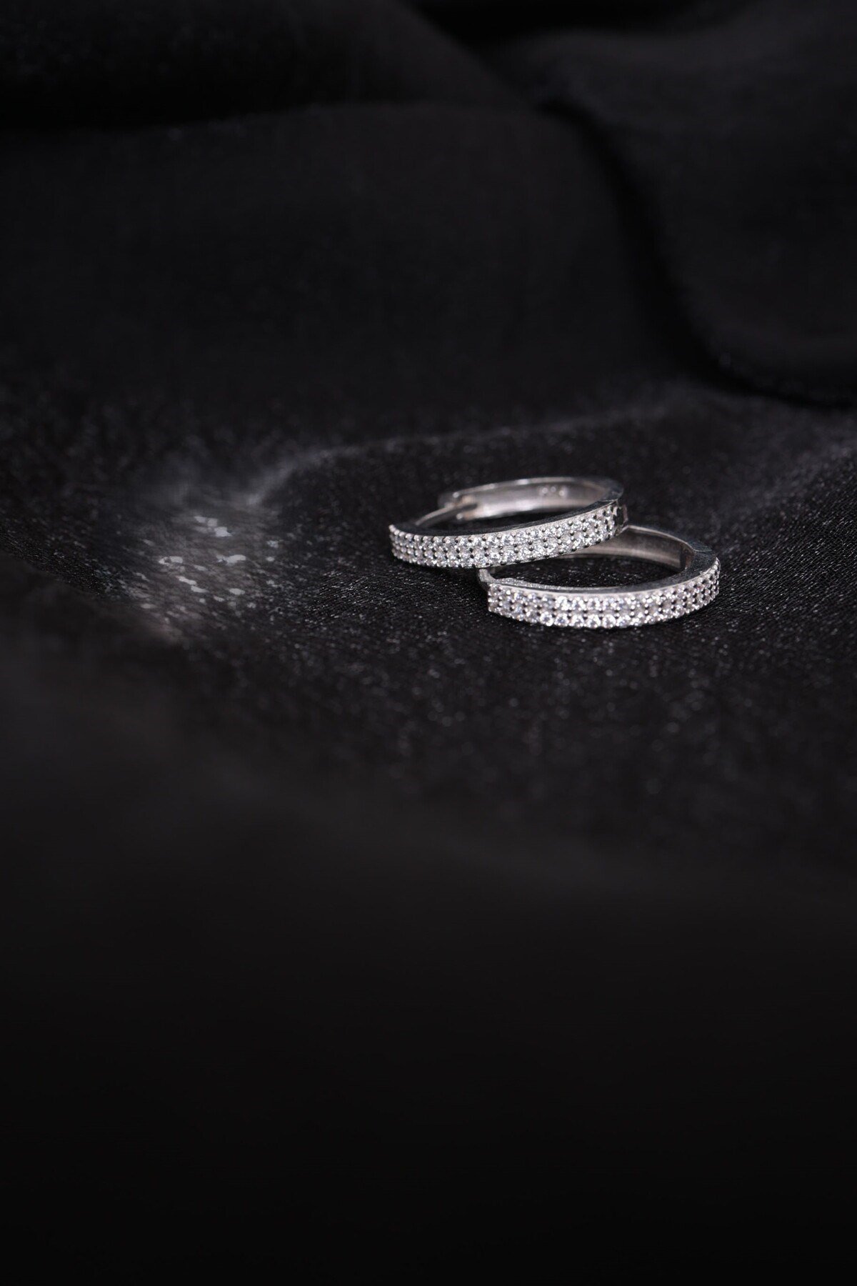 925 Ayar Gümüş 2 Sıra Taşlı Kadın Gümüş Küpe (22MM) (3MM)