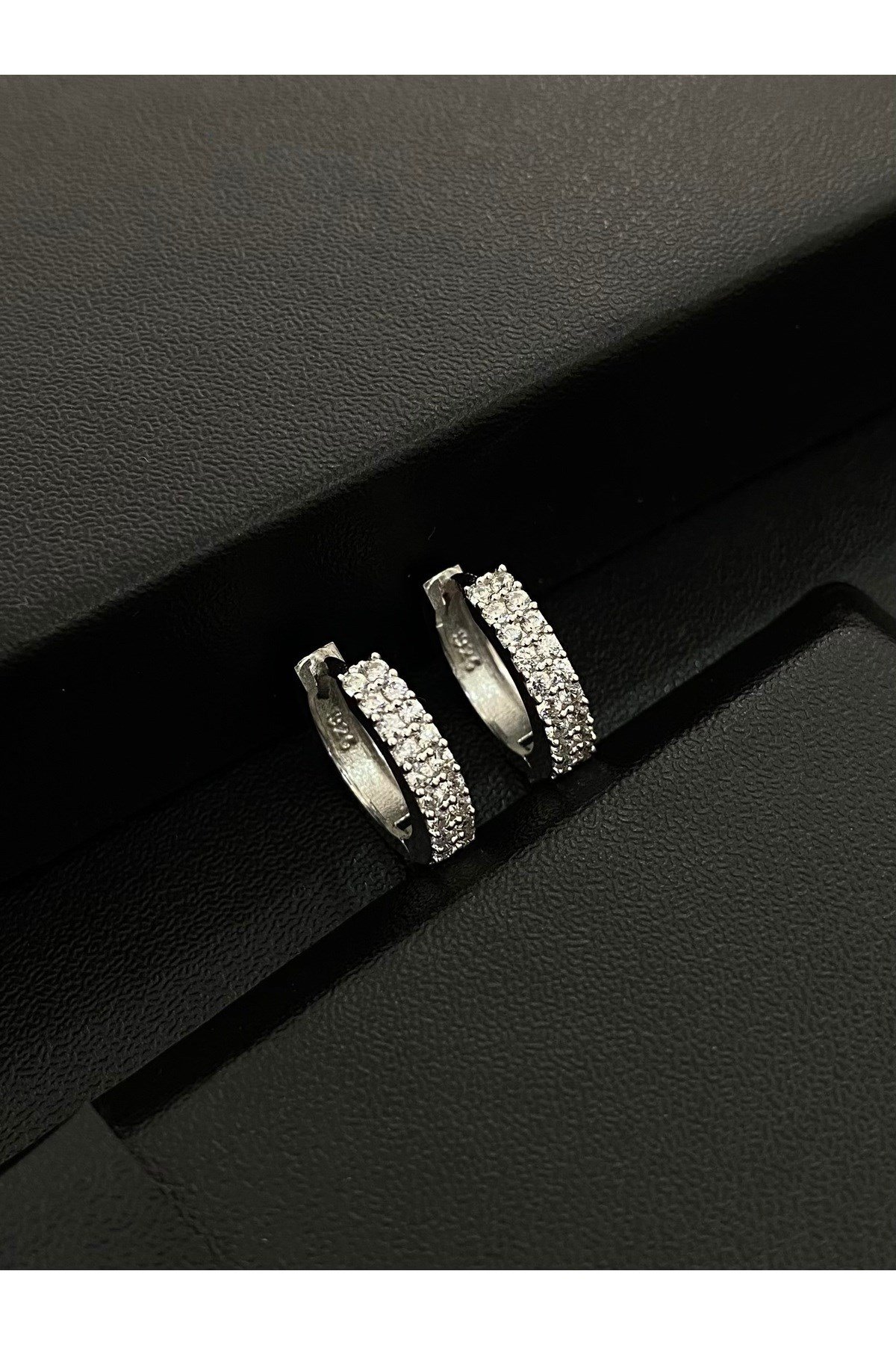 925 Ayar Gümüş 2 Sıra Taşlı Kadın Gümüş Küpe (14MM) (3MM)