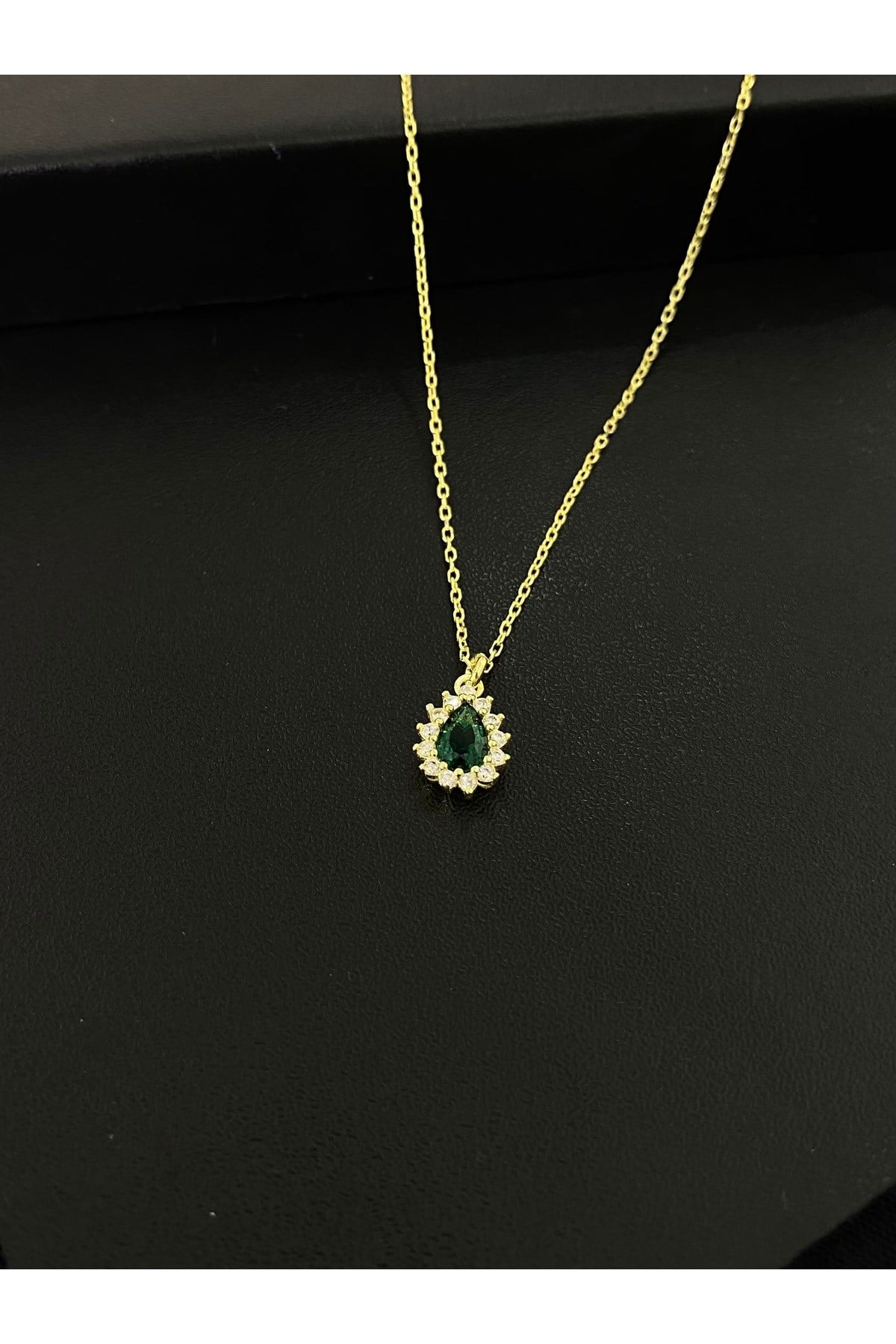 925 Ayar Gümüş Altın Yaldızlı Yeşil Damla Modeli Kadın Gümüş Kolye (40+5CM) (Gold)