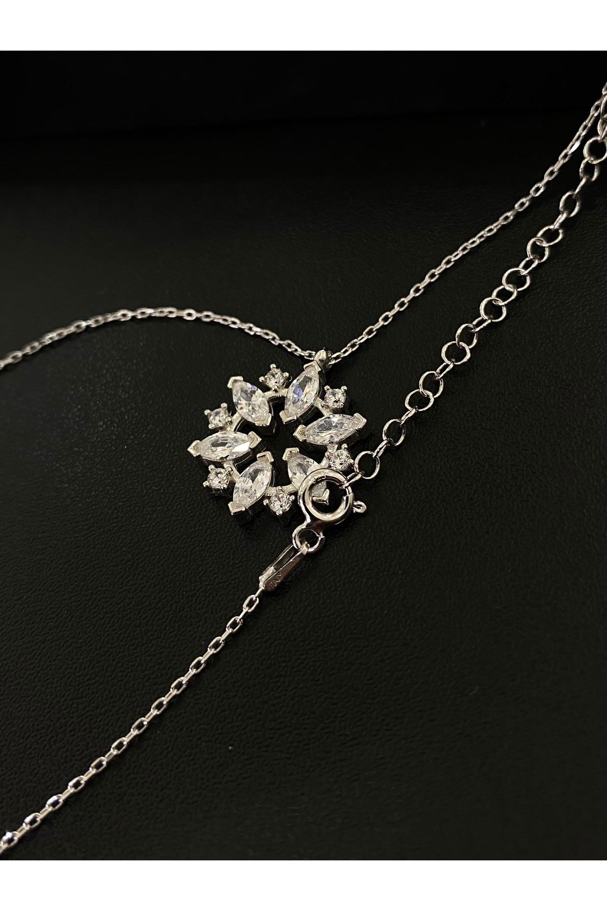 925 Ayar Gümüş Çiçek Kadın Gümüş Kolye (40+5cm) (Kiriş Gümüş Kolye Model3)