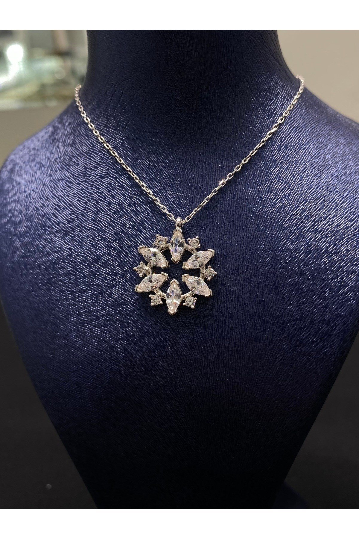925 Ayar Gümüş Çiçek Kadın Gümüş Kolye (40+5cm) (Kiriş Gümüş Kolye Model3)