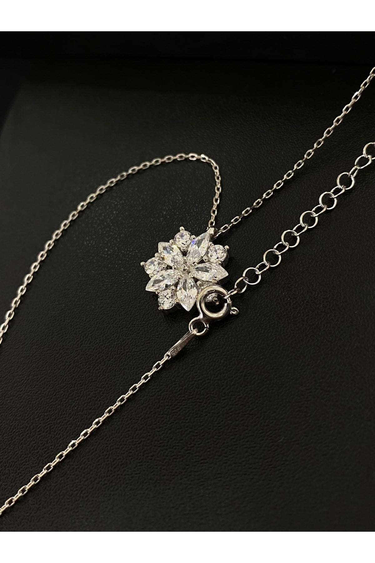 925 Ayar Gümüş Çiçek Kadın Gümüş Kolye (40+5cm) (Kiriş Gümüş Kolye Model1)