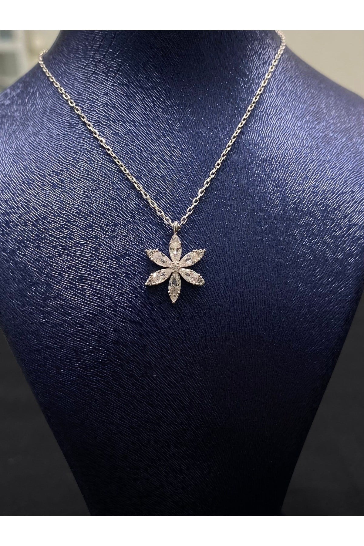 925 Ayar Gümüş Çiçek Kadın Gümüş Kolye (40+5CM)