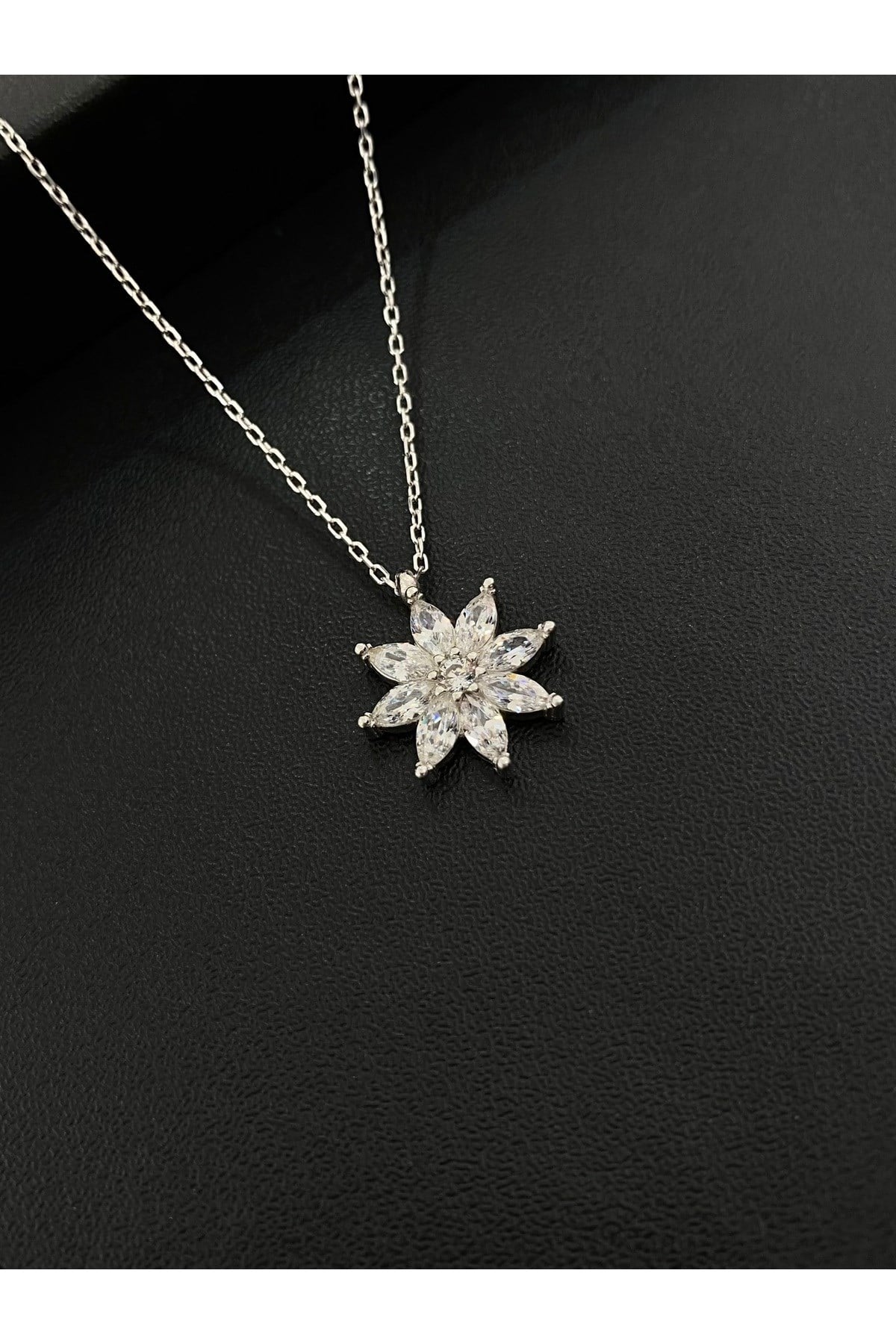925 Ayar Gümüş Çiçek Kadın Gümüş Kolye (40+5cm) (Kiriş Gümüş Kolye Model 2)