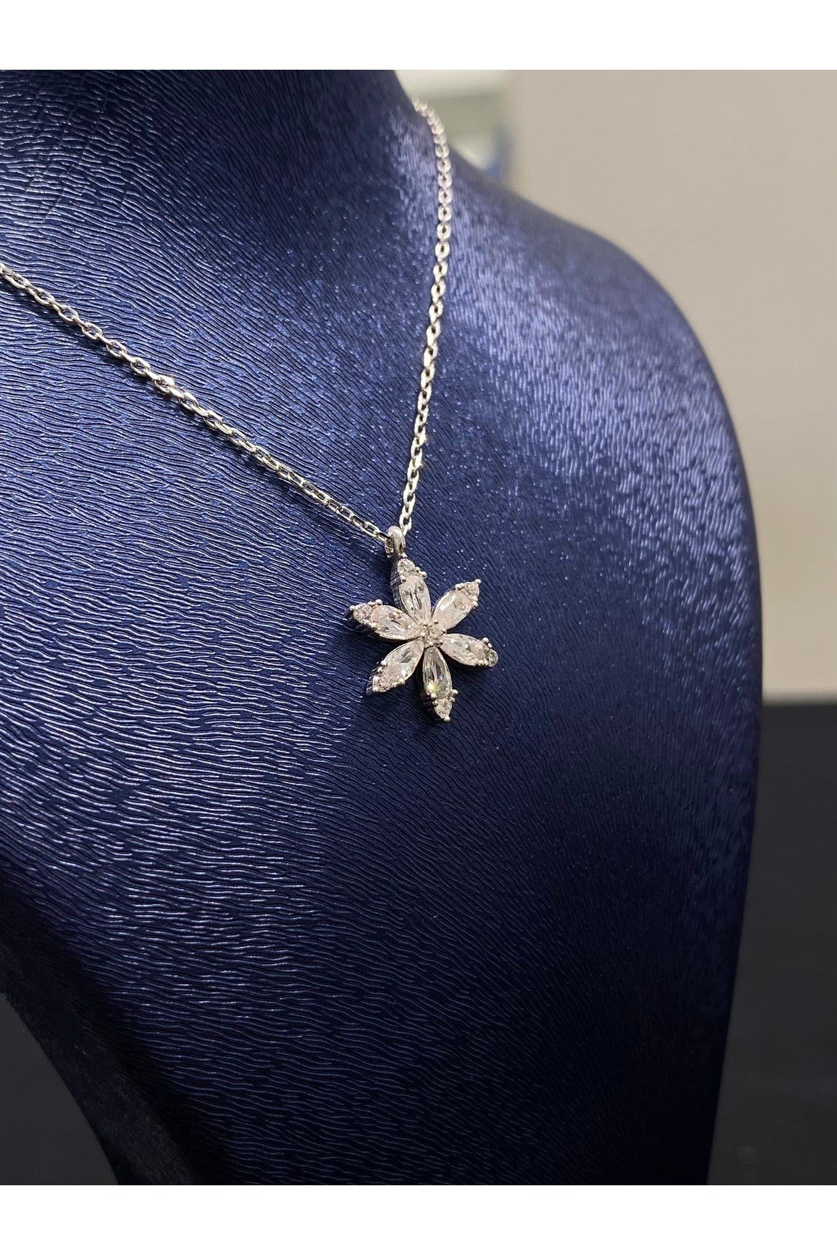 925 Ayar Gümüş Çiçek Kadın Gümüş Kolye (40+5CM)
