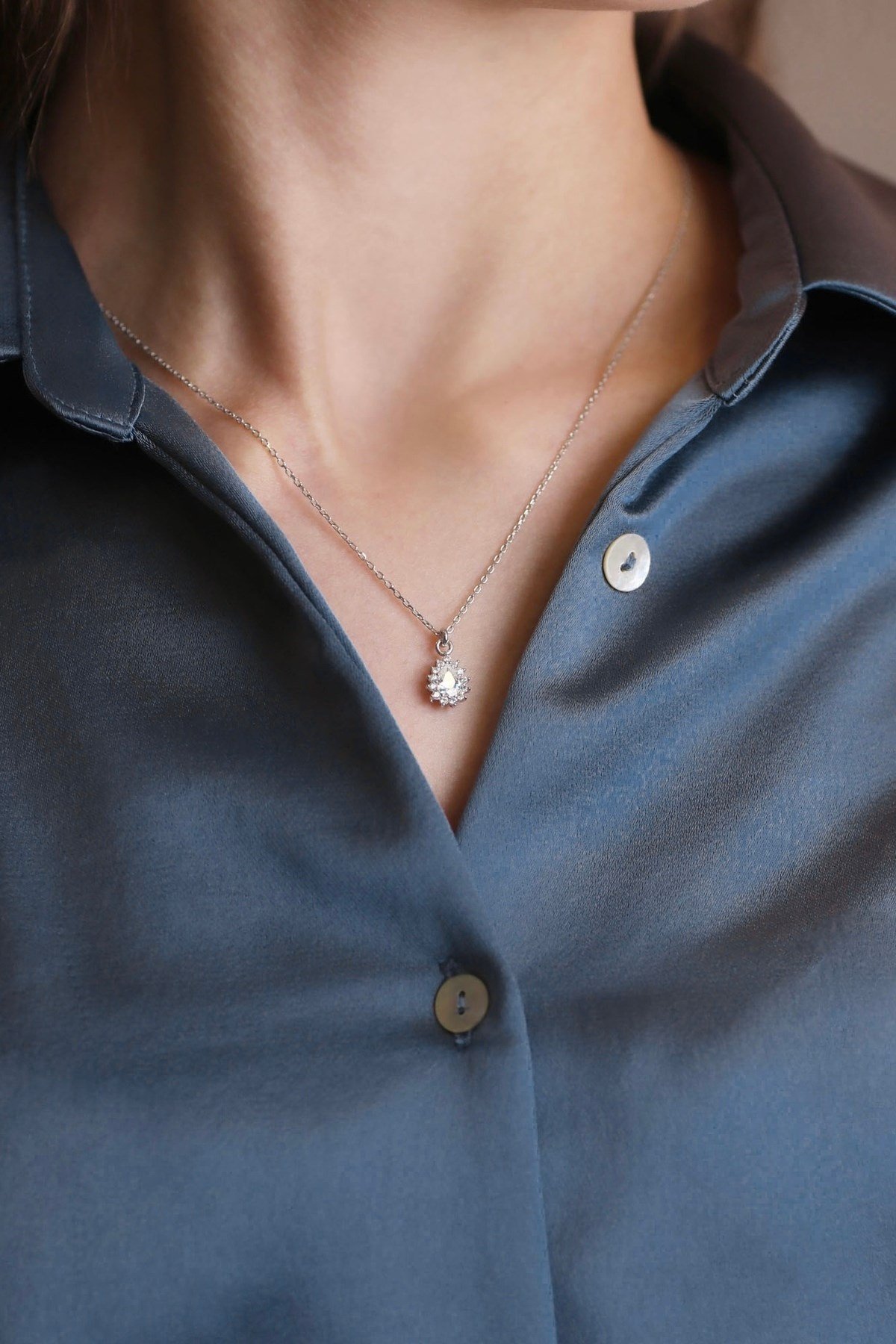 925 Ayar Gümüş Damla Modeli Kadın Kolye (40+5CM)