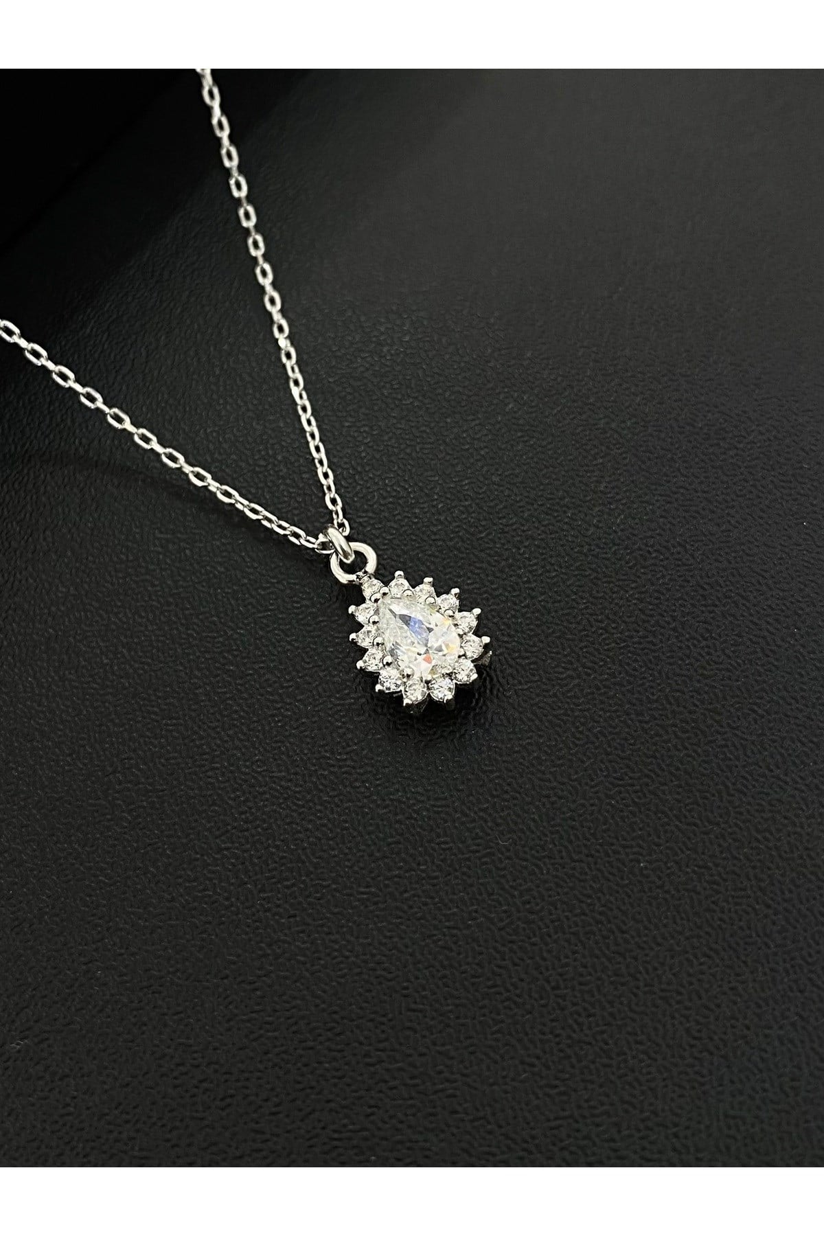 925 Ayar Gümüş Damla Modeli Kadın Kolye (40+5CM)