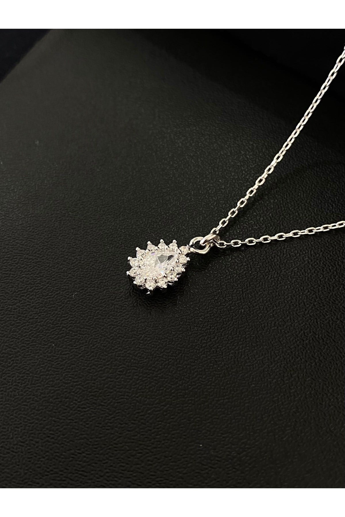 925 Ayar Gümüş Damla Modeli Kadın Kolye (40+5CM)