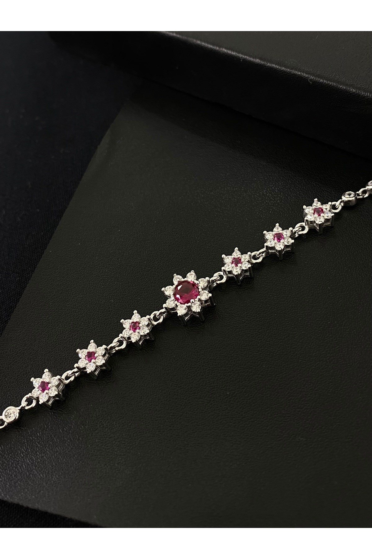 925 Ayar Gümüş Kırmızı Lotus Çiçeği Aşk Güneşi Kadın Gümüş Bileklik (17+3CM)