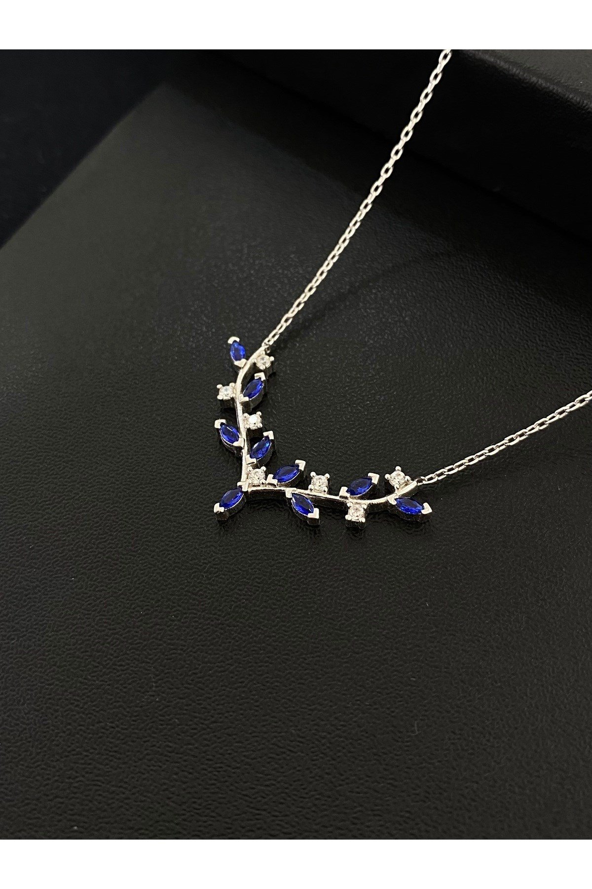 925 Ayar Gümüş Lacivert Geyik Boynuzu Kadın Gümüş Kolye (40+5CM)