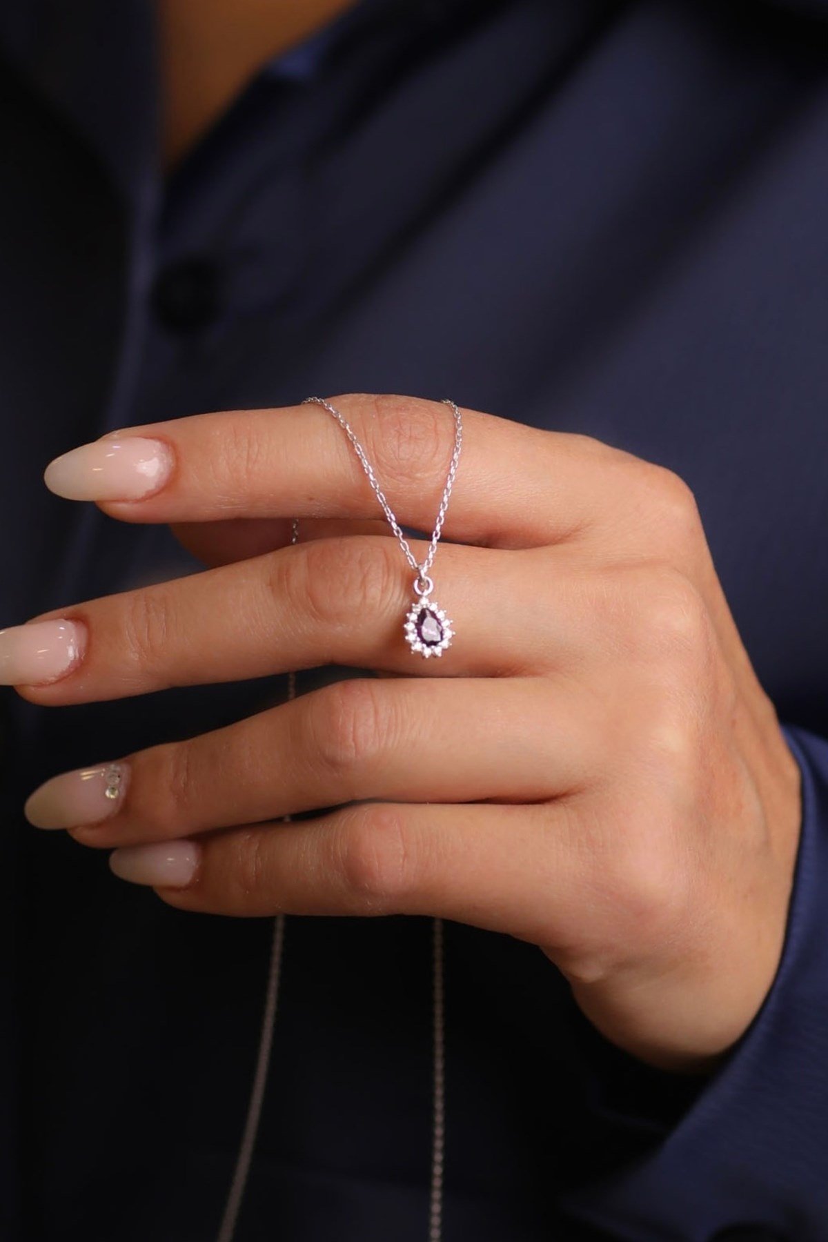 925 Ayar Gümüş Mor Taşlı Damla Modeli Kadın Kolye (40+5CM)