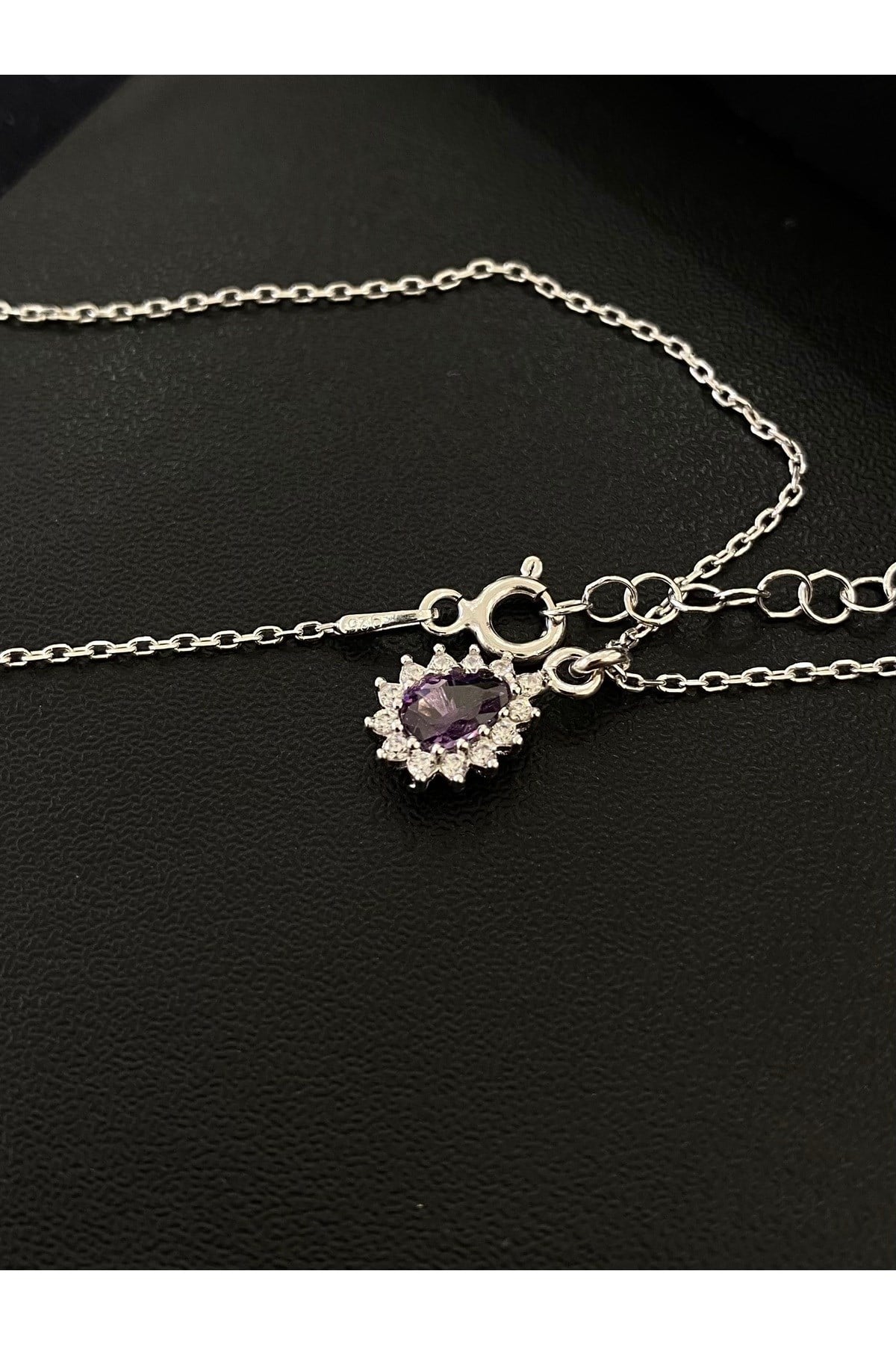 925 Ayar Gümüş Mor Taşlı Damla Modeli Kadın Kolye (40+5CM)