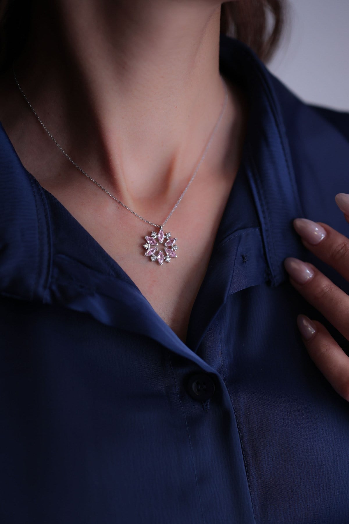 925 Ayar Gümüş Pembe Çiçek Kadın Gümüş Kolye (40+5cm) (Kiriş Gümüş Kolye Model 3)