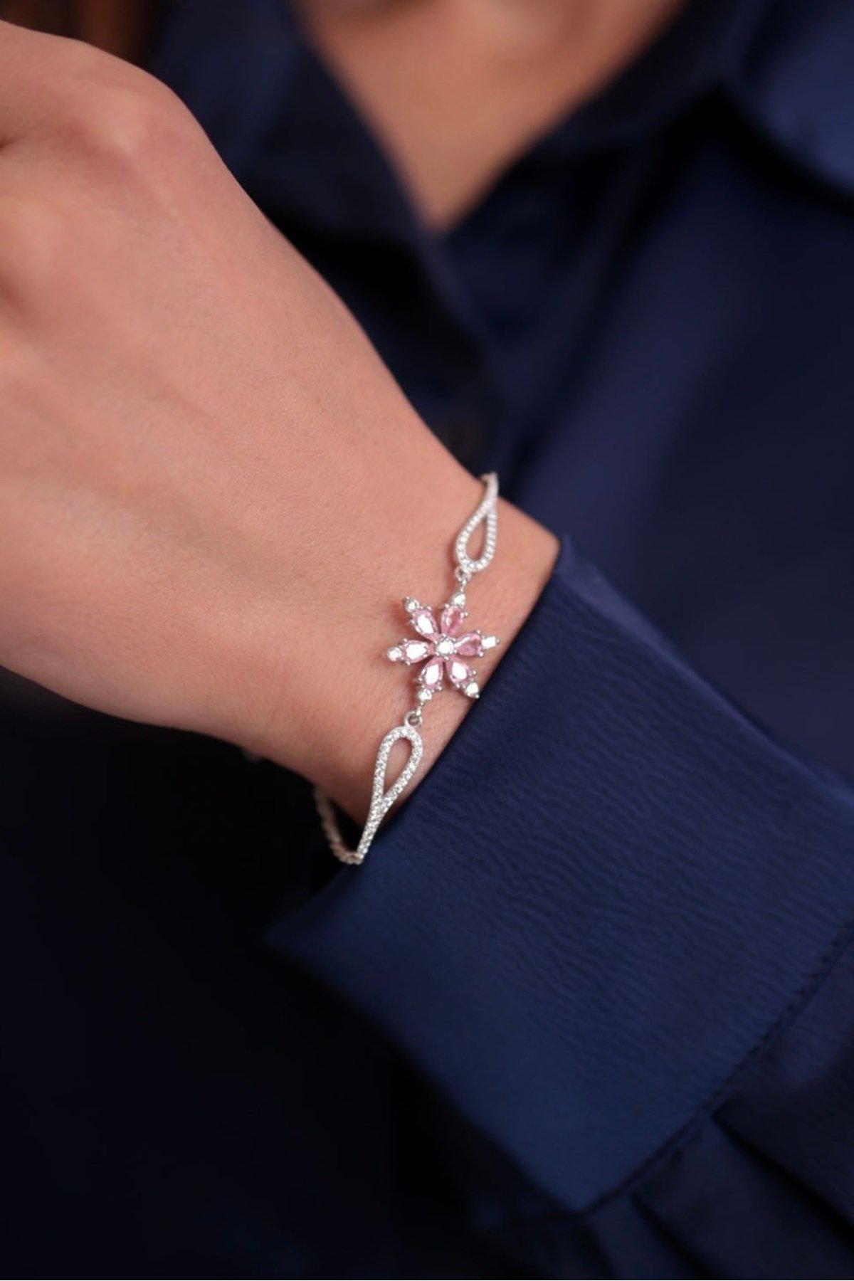 925 Ayar Gümüş Pembe Çiçek Kadın Gümüş Bileklik