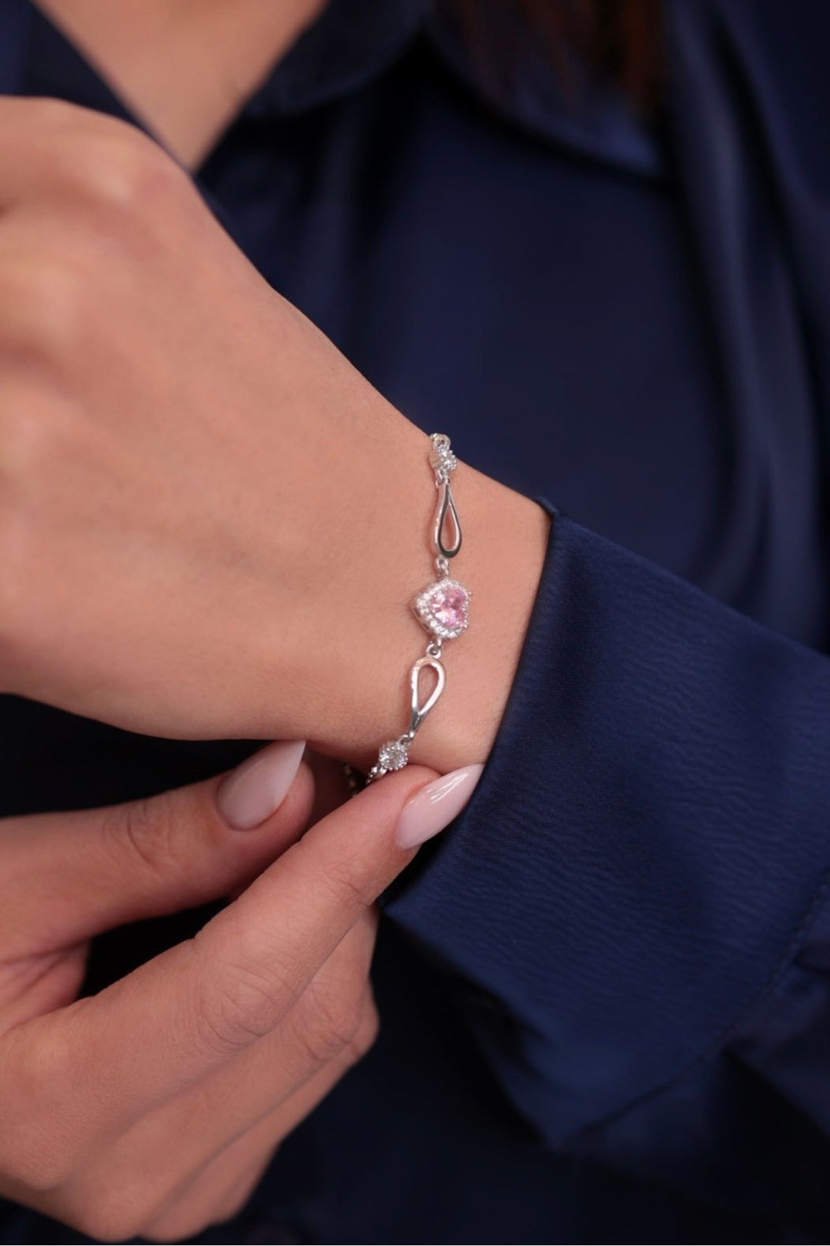 925 Ayar Gümüş Pembe Kalp Kadın Gümüş Bileklik