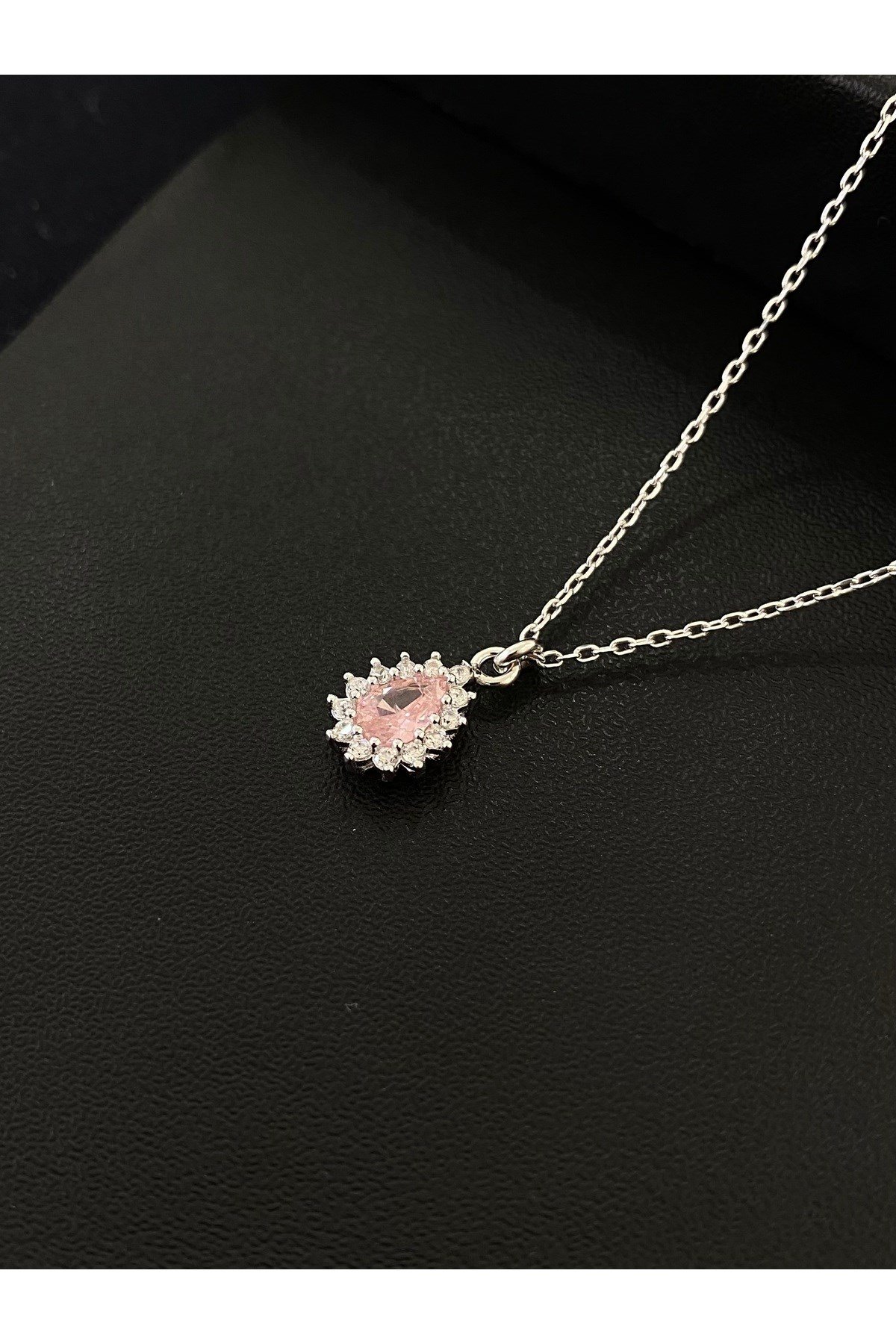 925 Ayar Gümüş Pembe Taşlı Damla Modeli Kadın Kolye (40+5CM)