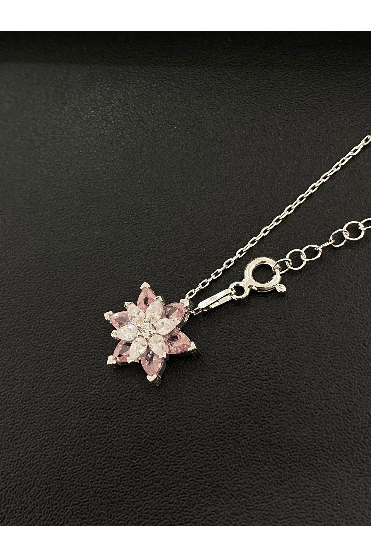 925 Ayar Gümüş Pembe ve Beyaz Lotus Kadın Kolye