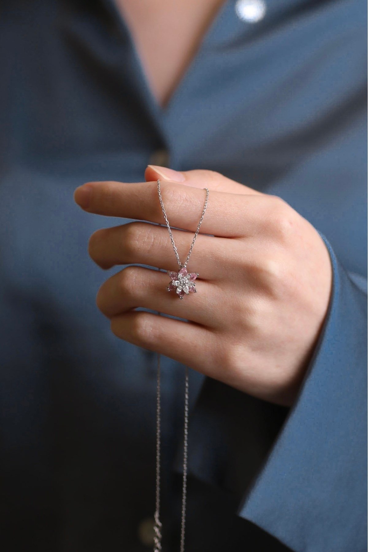 925 Ayar Gümüş Pembe ve Beyaz Lotus Kadın Kolye