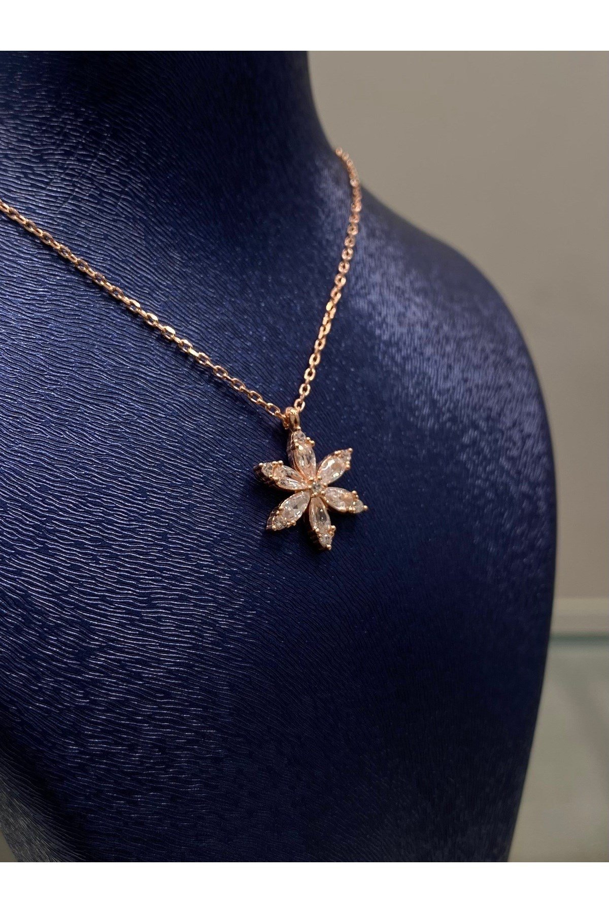 925 Ayar Gümüş Rose Kaplama Çiçek Kadın Gümüş Kolye (40+5CM)