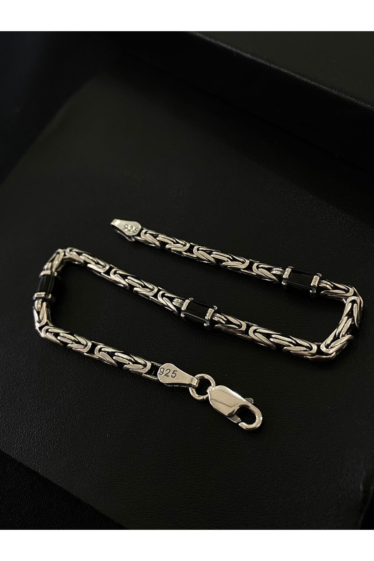 925 Ayar Gümüş Siyah Taşlı Yuvarlak Kral Modeli Erkek Gümüş Bileklik (3.2 MM) (Taş 4.5MM)