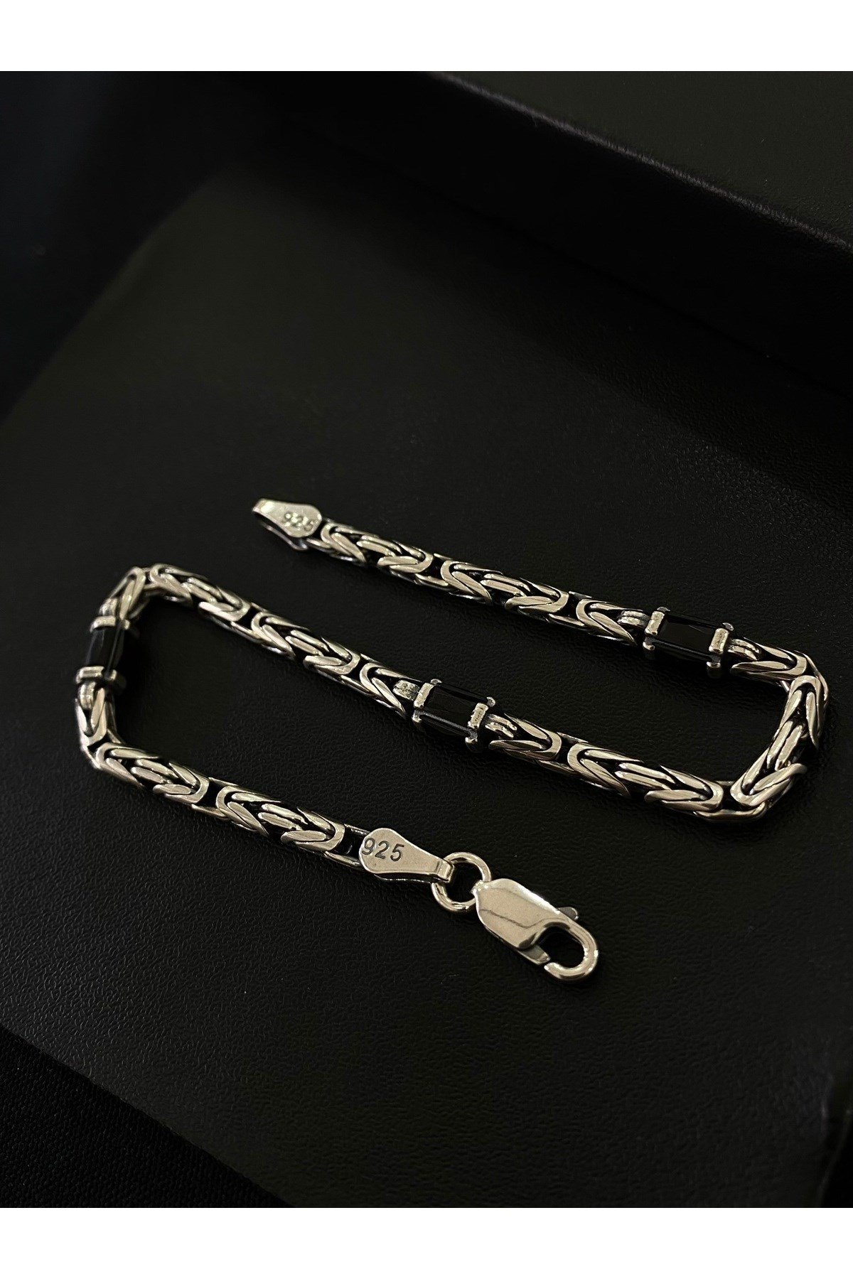 925 Ayar Gümüş Siyah Taşlı Yuvarlak Kral Modeli Erkek Gümüş Bileklik (3.2 MM) (Taş 4.5MM)