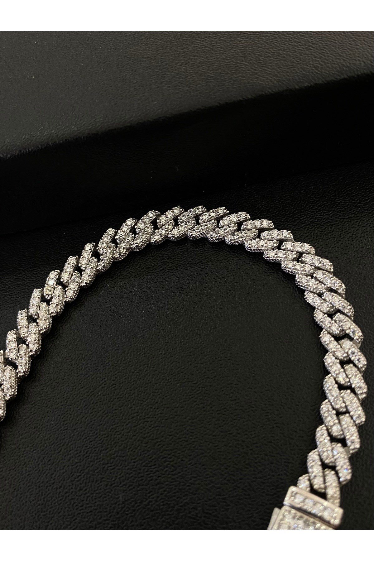 925 Ayar Gümüş Taşlı Gurmet Kadın Bileklik (6MM)