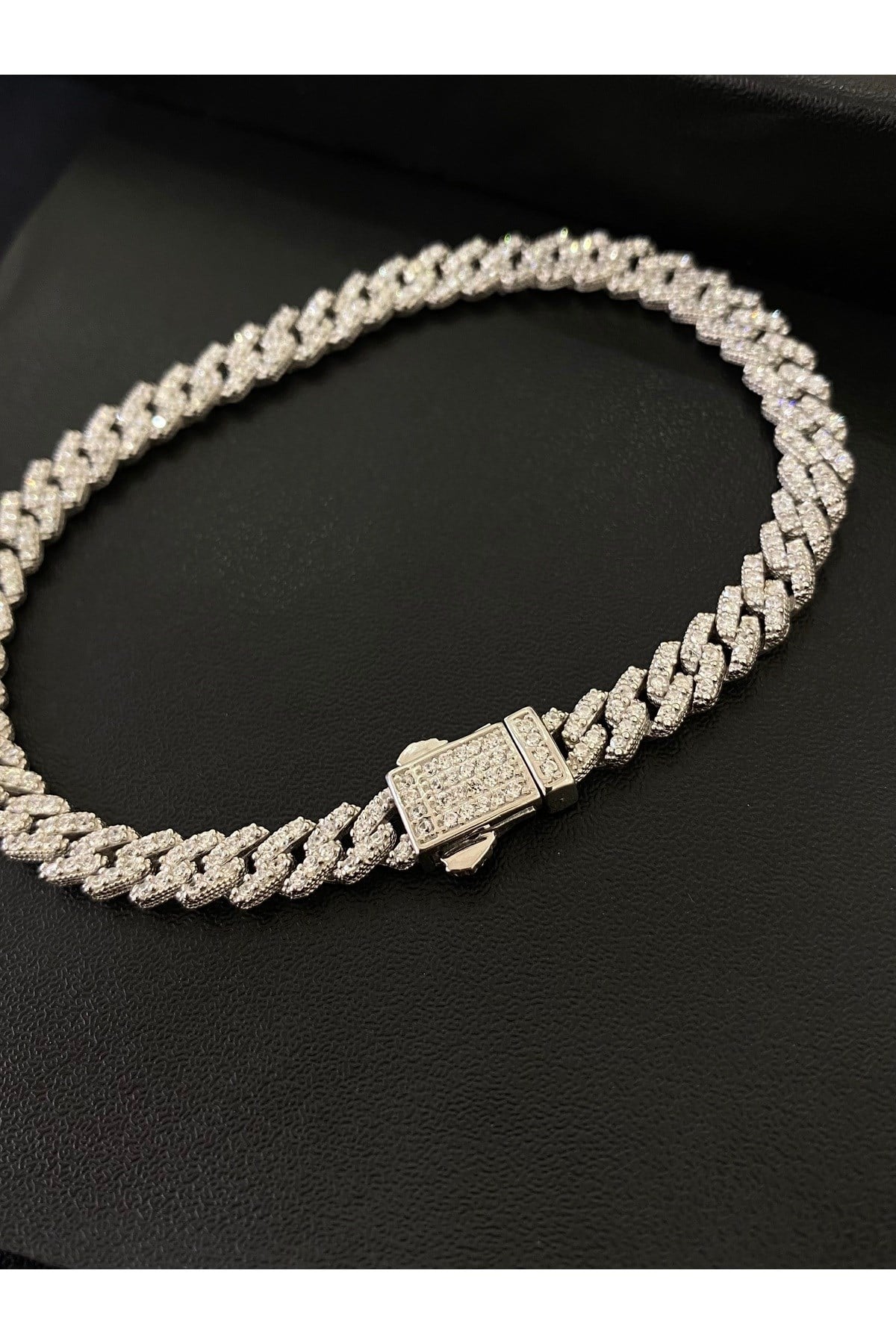 925 Ayar Gümüş Taşlı Gurmet Kadın Bileklik (6MM)