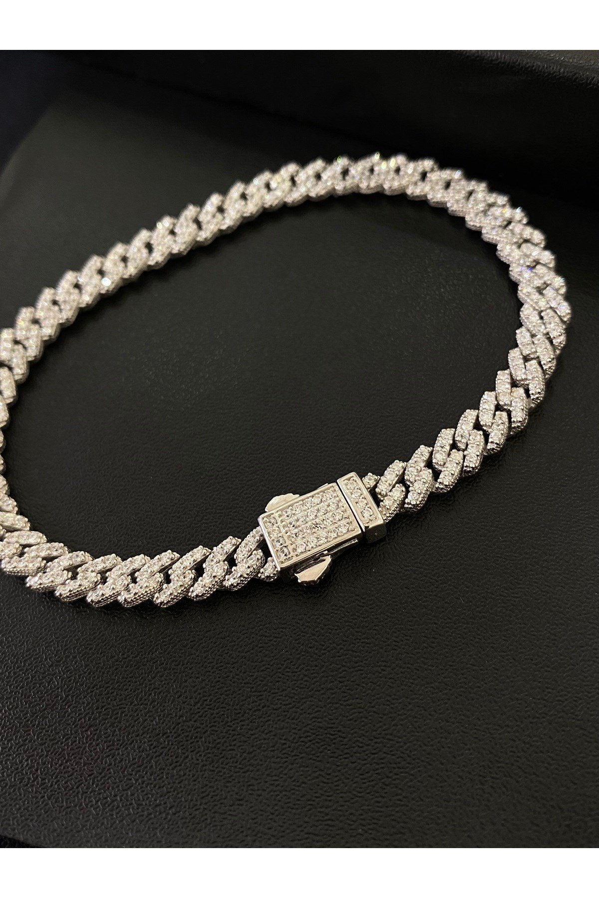 925 Ayar Gümüş Taşlı Gurmet Kadın Bileklik (6MM)